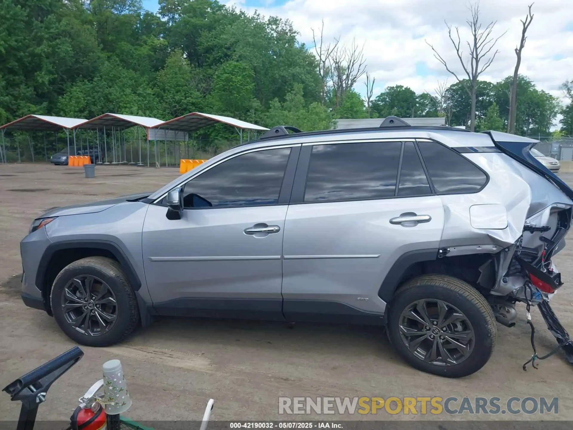 14 Photograph of a damaged car JTMD6RFV6RD128627 TOYOTA RAV4 HYBRID 2024