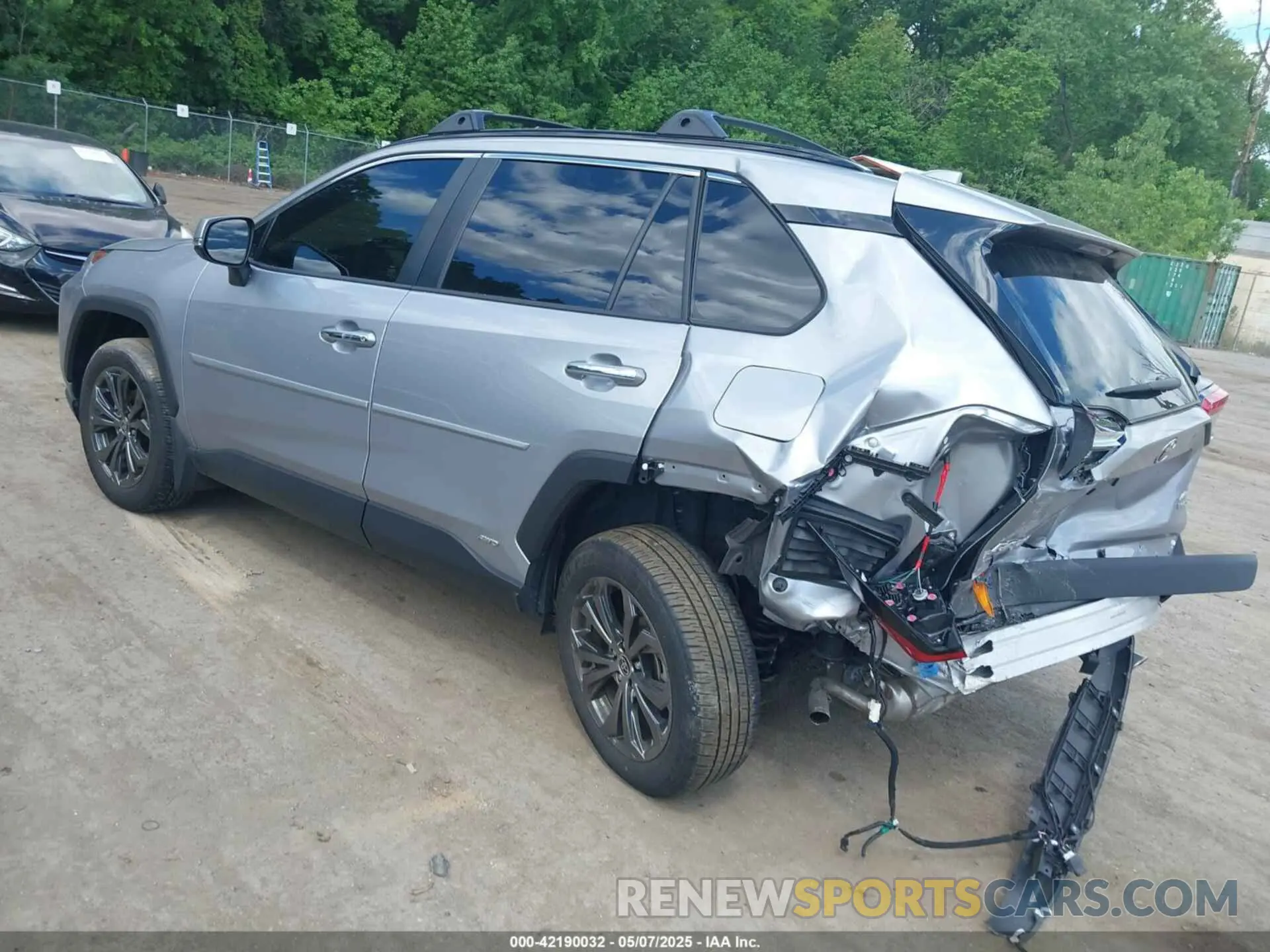 3 Photograph of a damaged car JTMD6RFV6RD128627 TOYOTA RAV4 HYBRID 2024