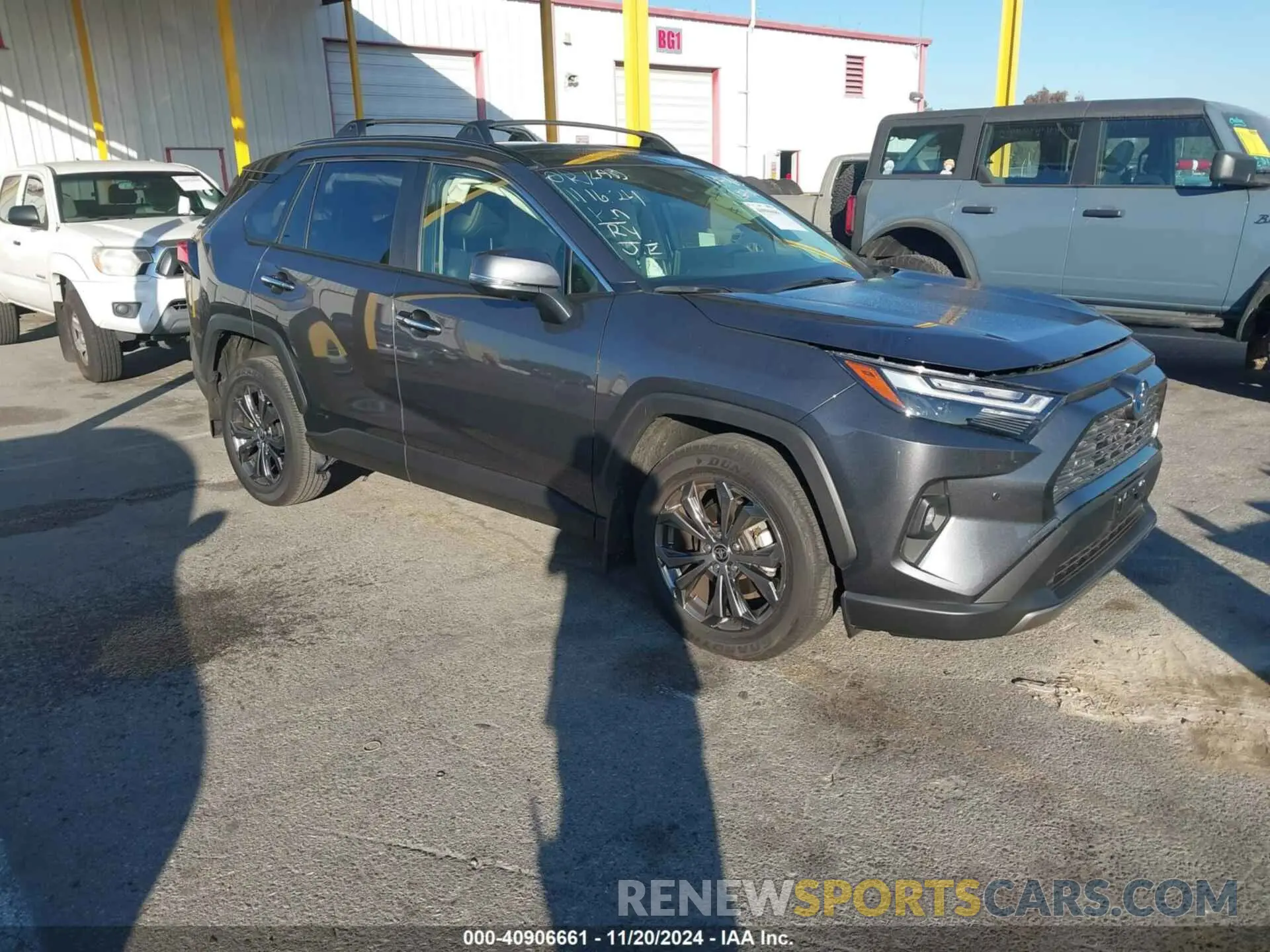 1 Photograph of a damaged car JTMD6RFV9RD144613 TOYOTA RAV4 HYBRID 2024