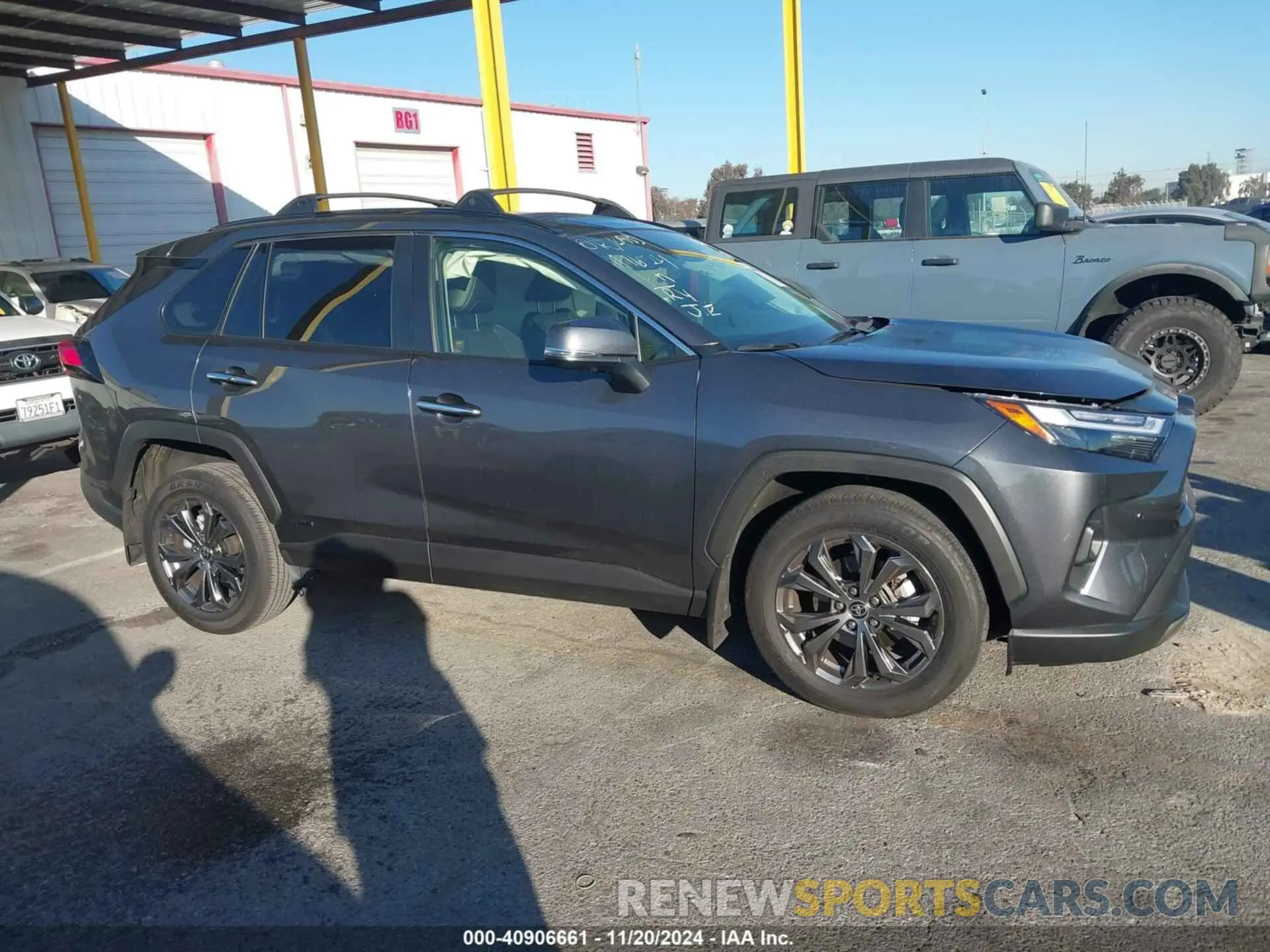 12 Photograph of a damaged car JTMD6RFV9RD144613 TOYOTA RAV4 HYBRID 2024
