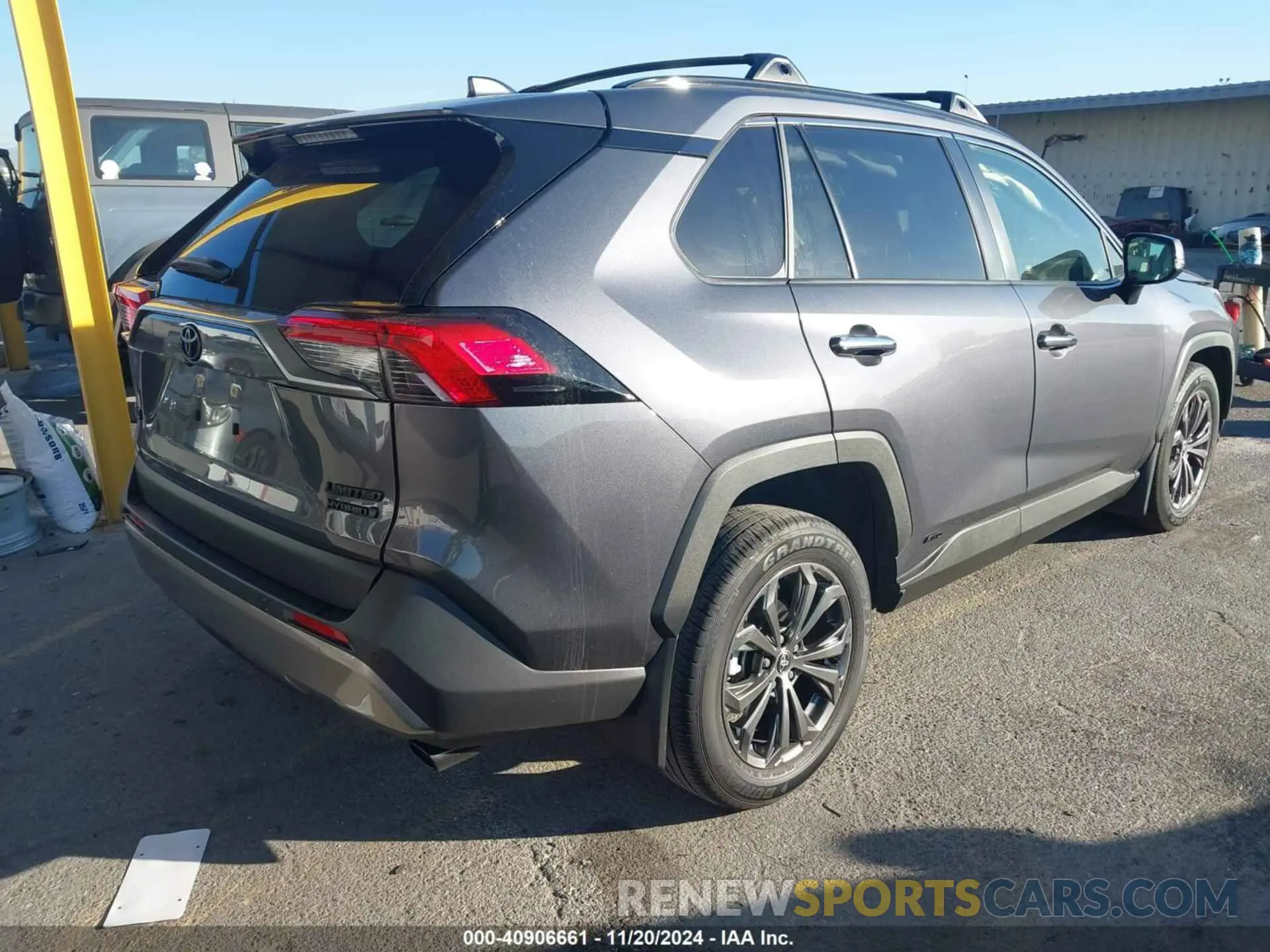 4 Photograph of a damaged car JTMD6RFV9RD144613 TOYOTA RAV4 HYBRID 2024