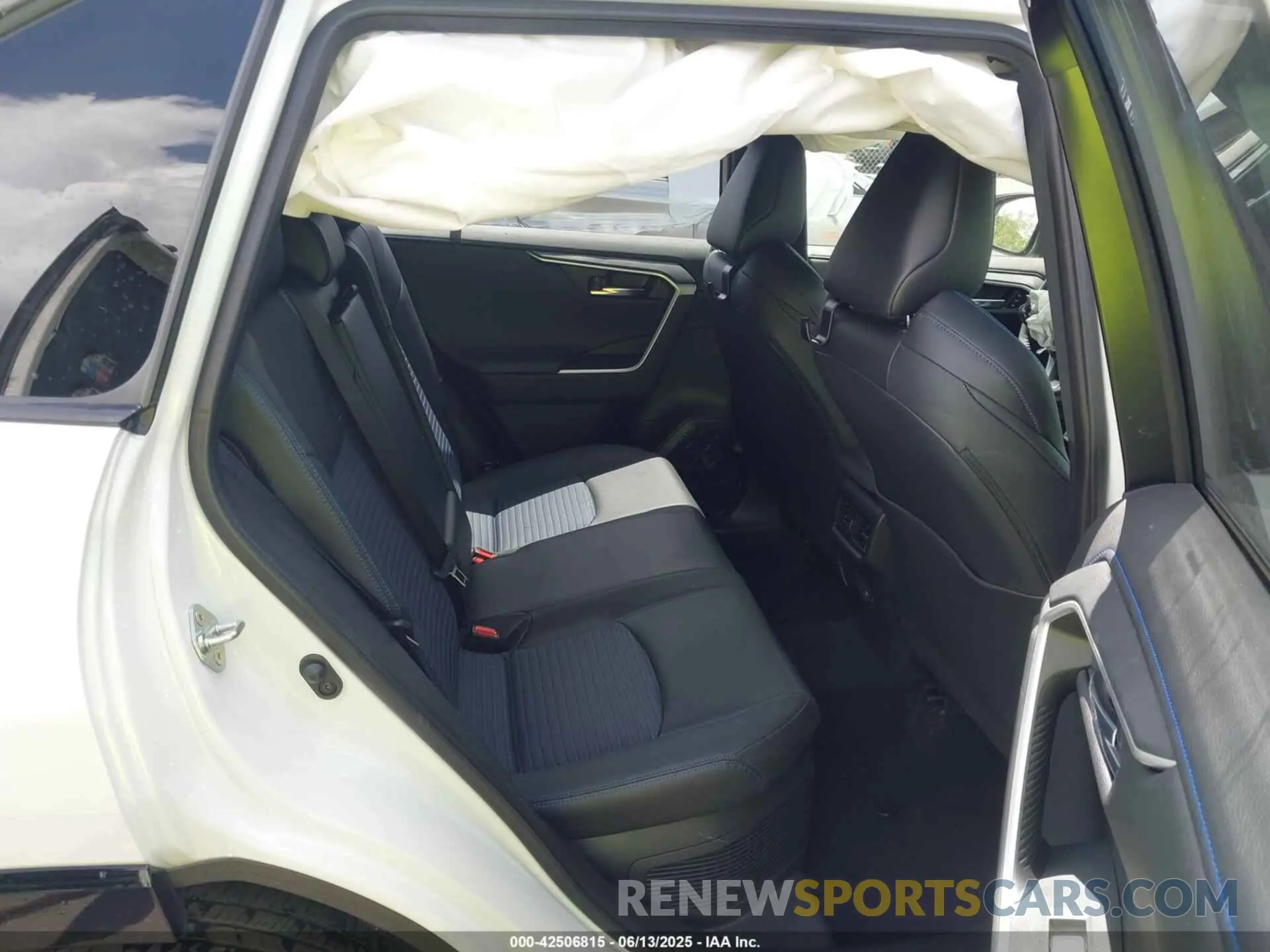 8 Photograph of a damaged car JTME6RFV0RD563096 TOYOTA RAV4 HYBRID 2024