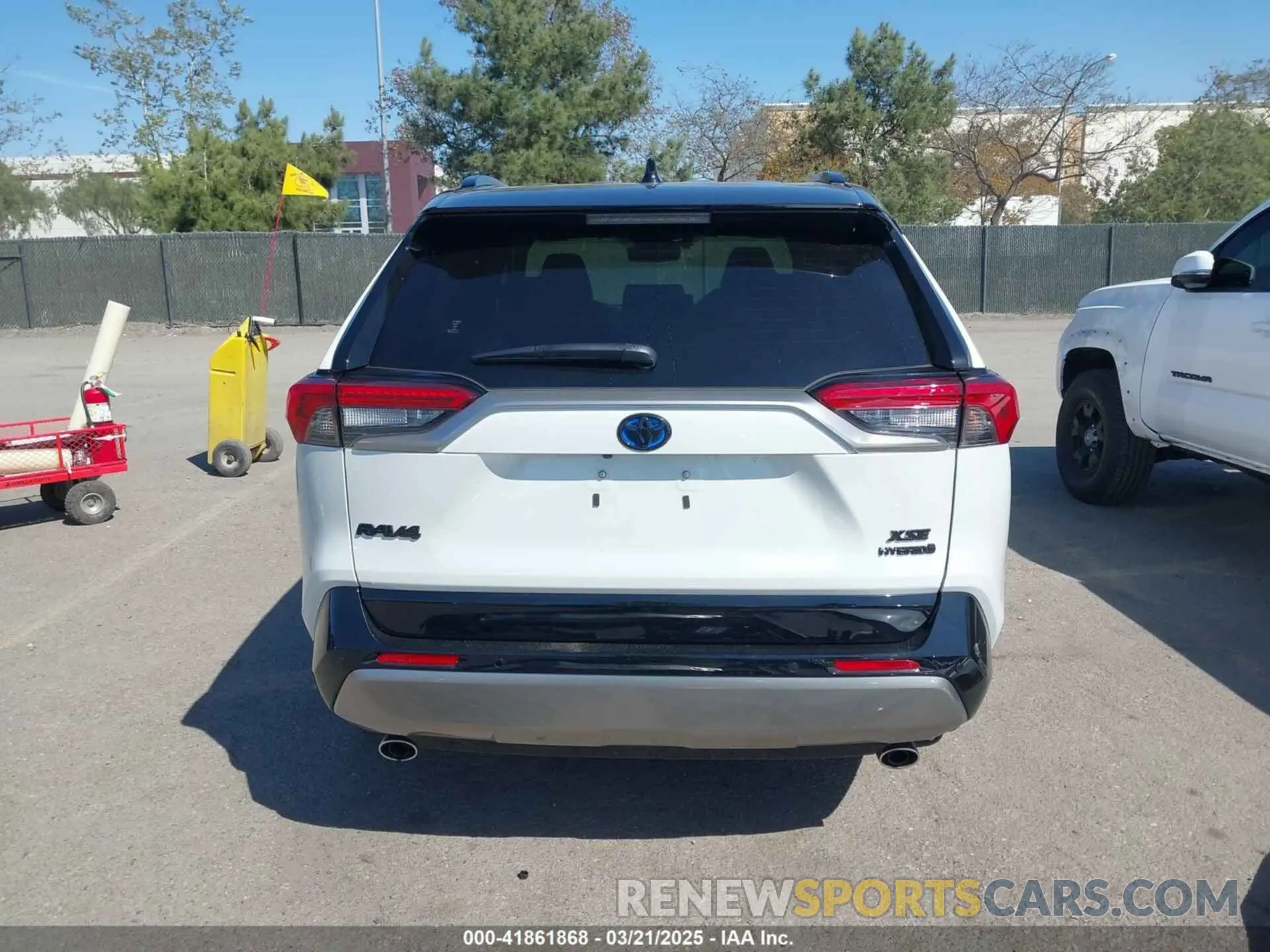 17 Photograph of a damaged car JTME6RFV3RD549984 TOYOTA RAV4 HYBRID 2024