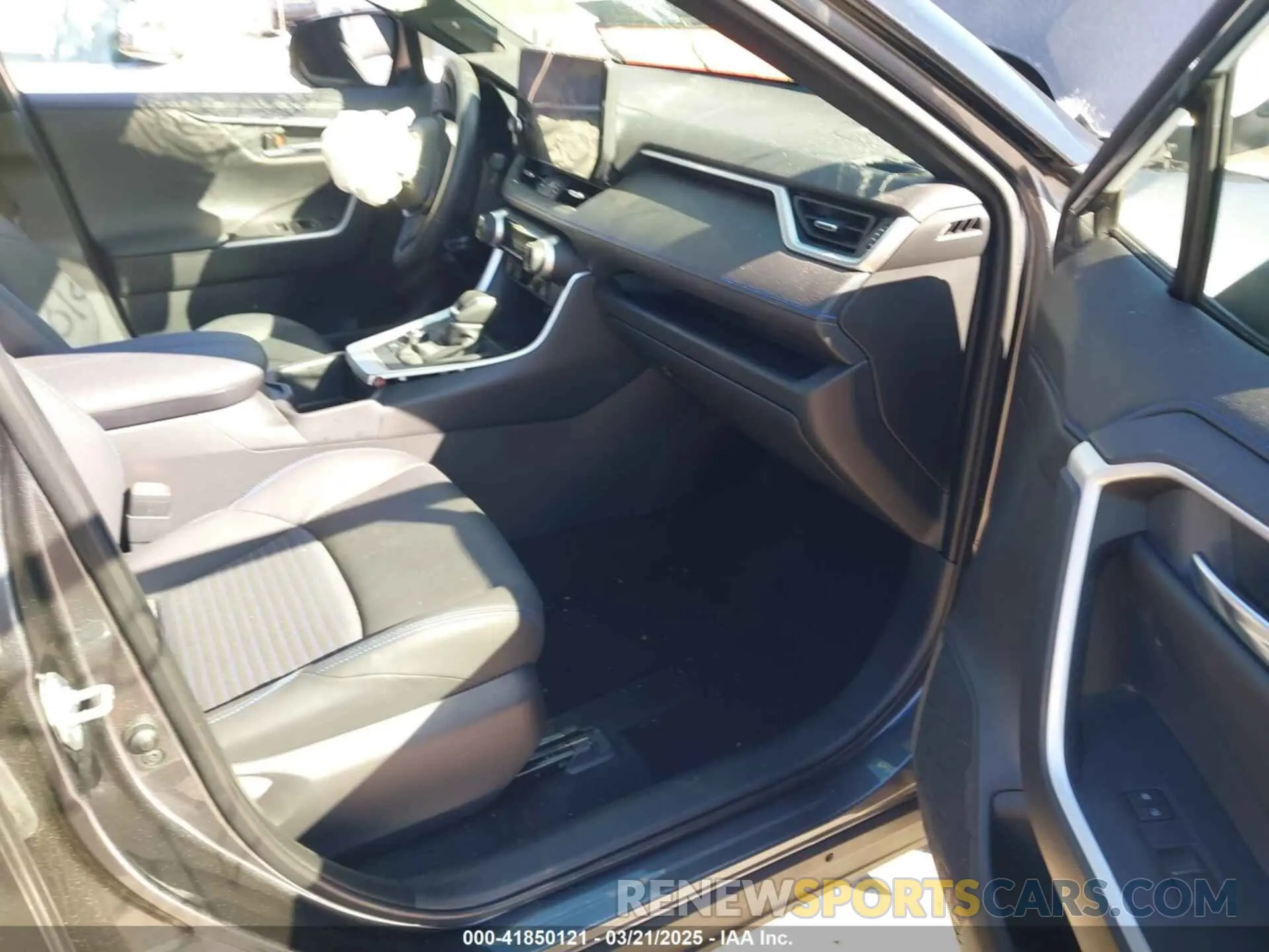 5 Photograph of a damaged car JTME6RFV5RD555138 TOYOTA RAV4 HYBRID 2024