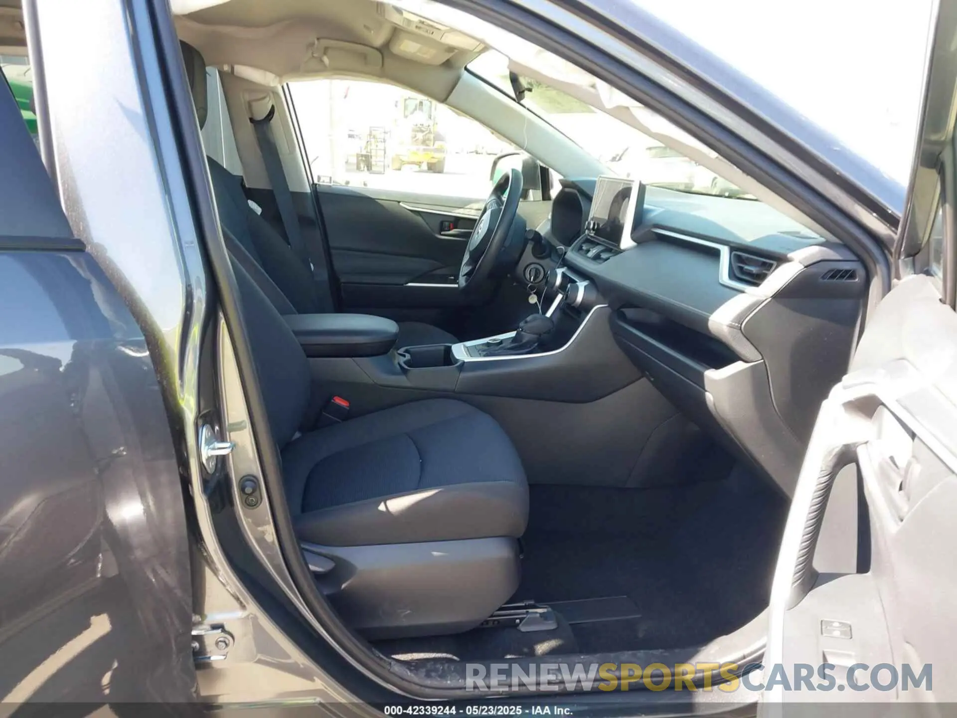 5 Photograph of a damaged car JTMMWRFV0RD248035 TOYOTA RAV4 HYBRID 2024