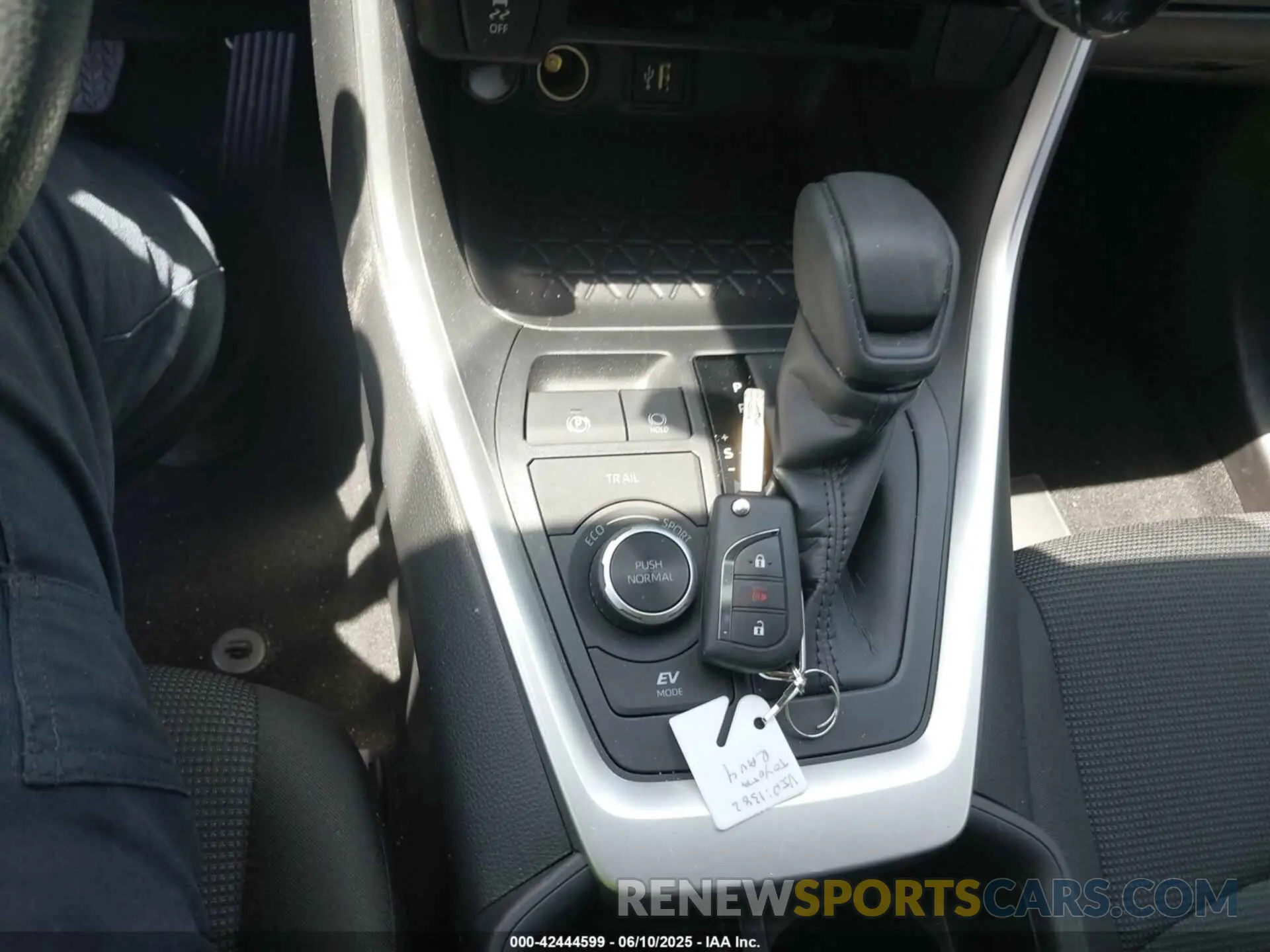 11 Photograph of a damaged car JTMMWRFV8RD241382 TOYOTA RAV4 HYBRID 2024
