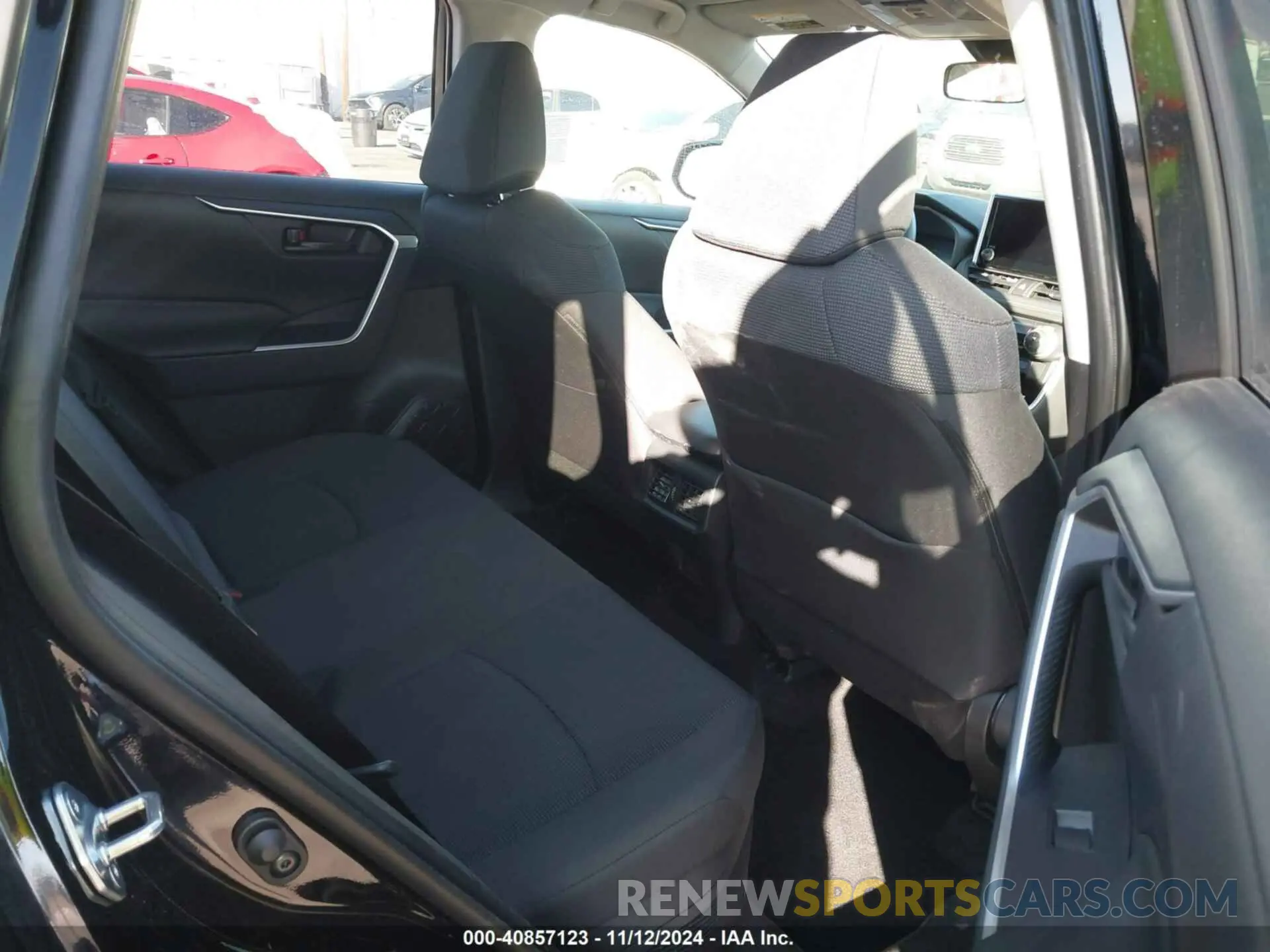 8 Photograph of a damaged car JTMMWRFV9RD255145 TOYOTA RAV4 HYBRID 2024