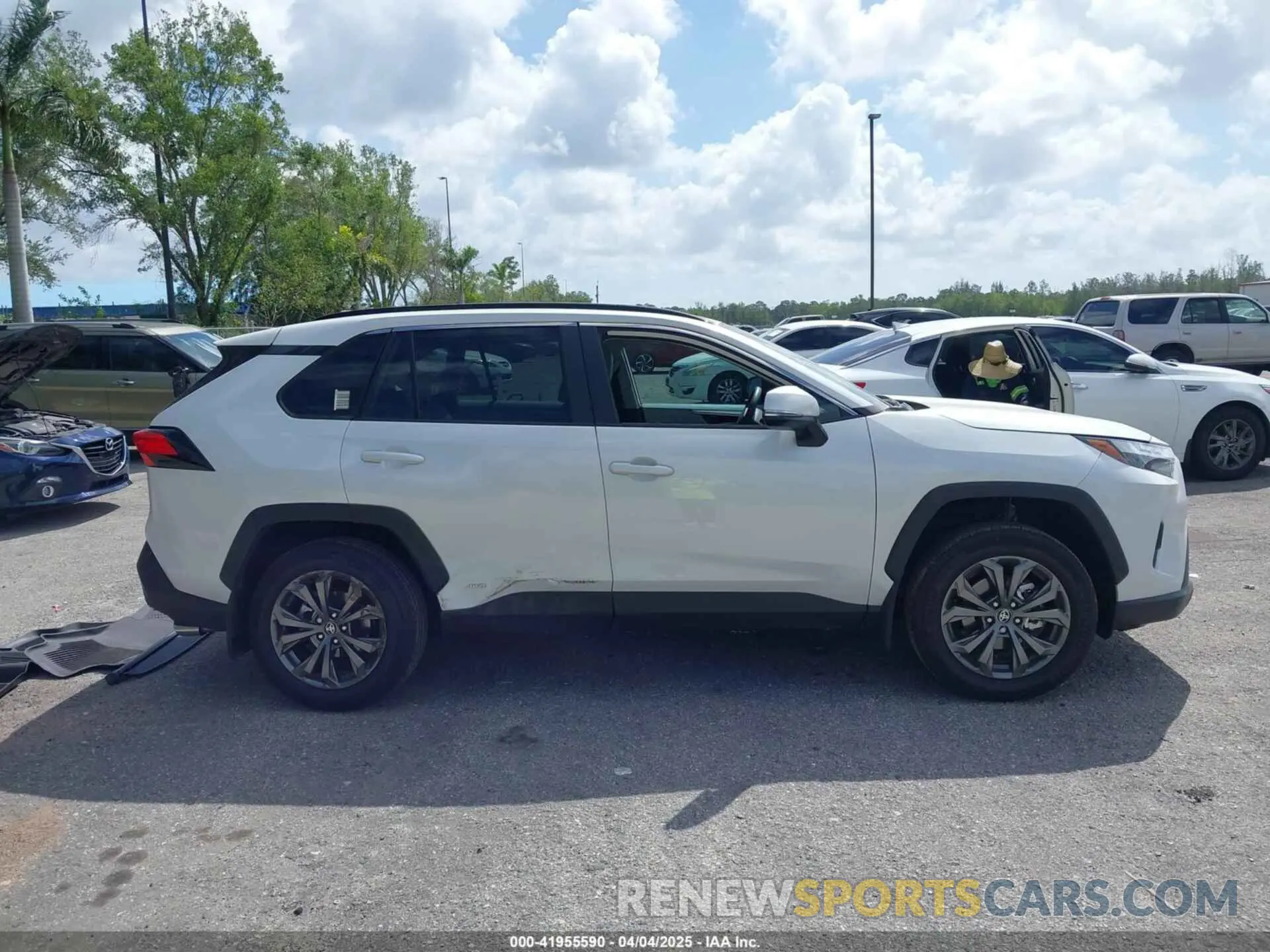 13 Photograph of a damaged car 2T3B6RFV8SW088261 TOYOTA RAV4 HYBRID 2025