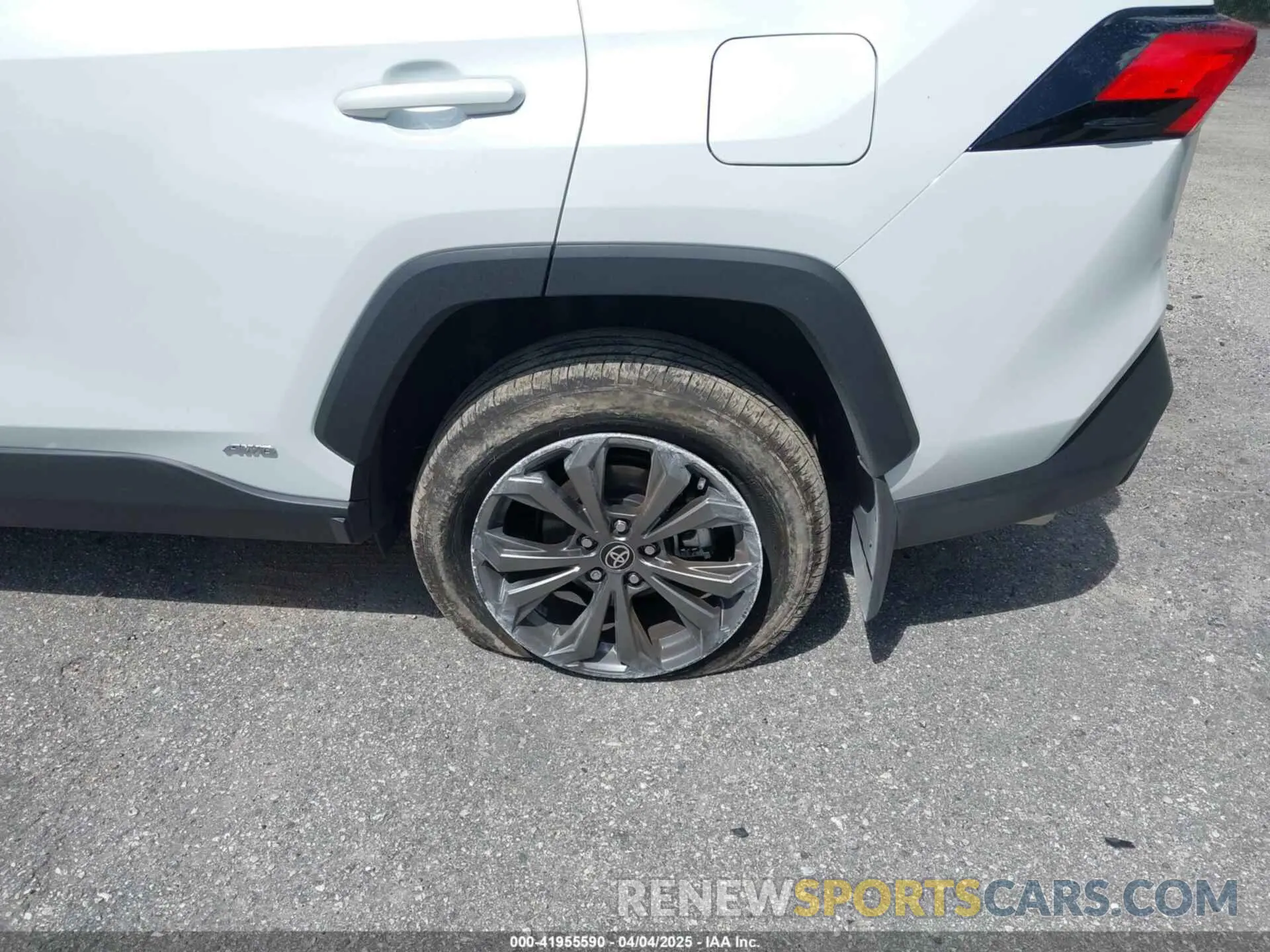 6 Photograph of a damaged car 2T3B6RFV8SW088261 TOYOTA RAV4 HYBRID 2025
