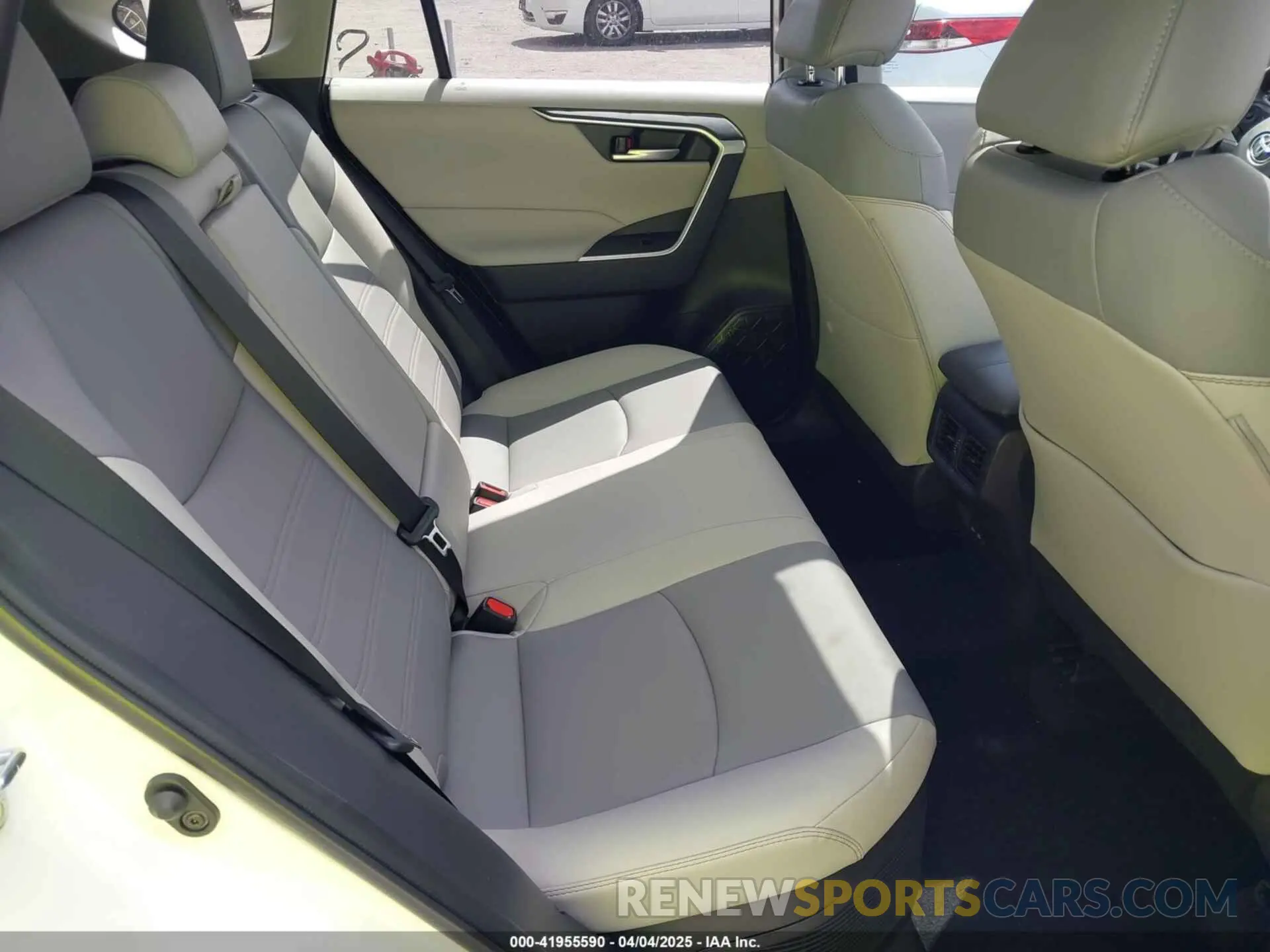8 Photograph of a damaged car 2T3B6RFV8SW088261 TOYOTA RAV4 HYBRID 2025