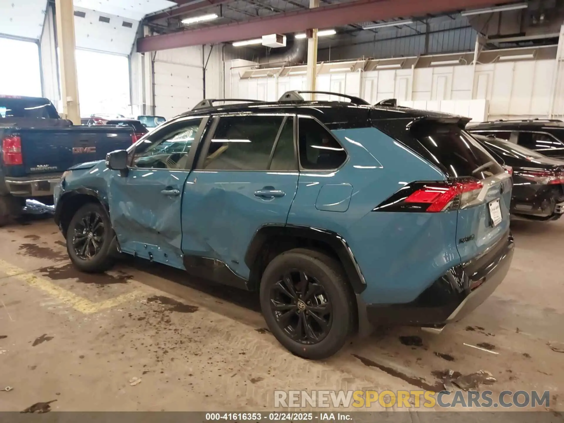 3 Photograph of a damaged car 2T3E6RFV9SW084748 TOYOTA RAV4 HYBRID 2025