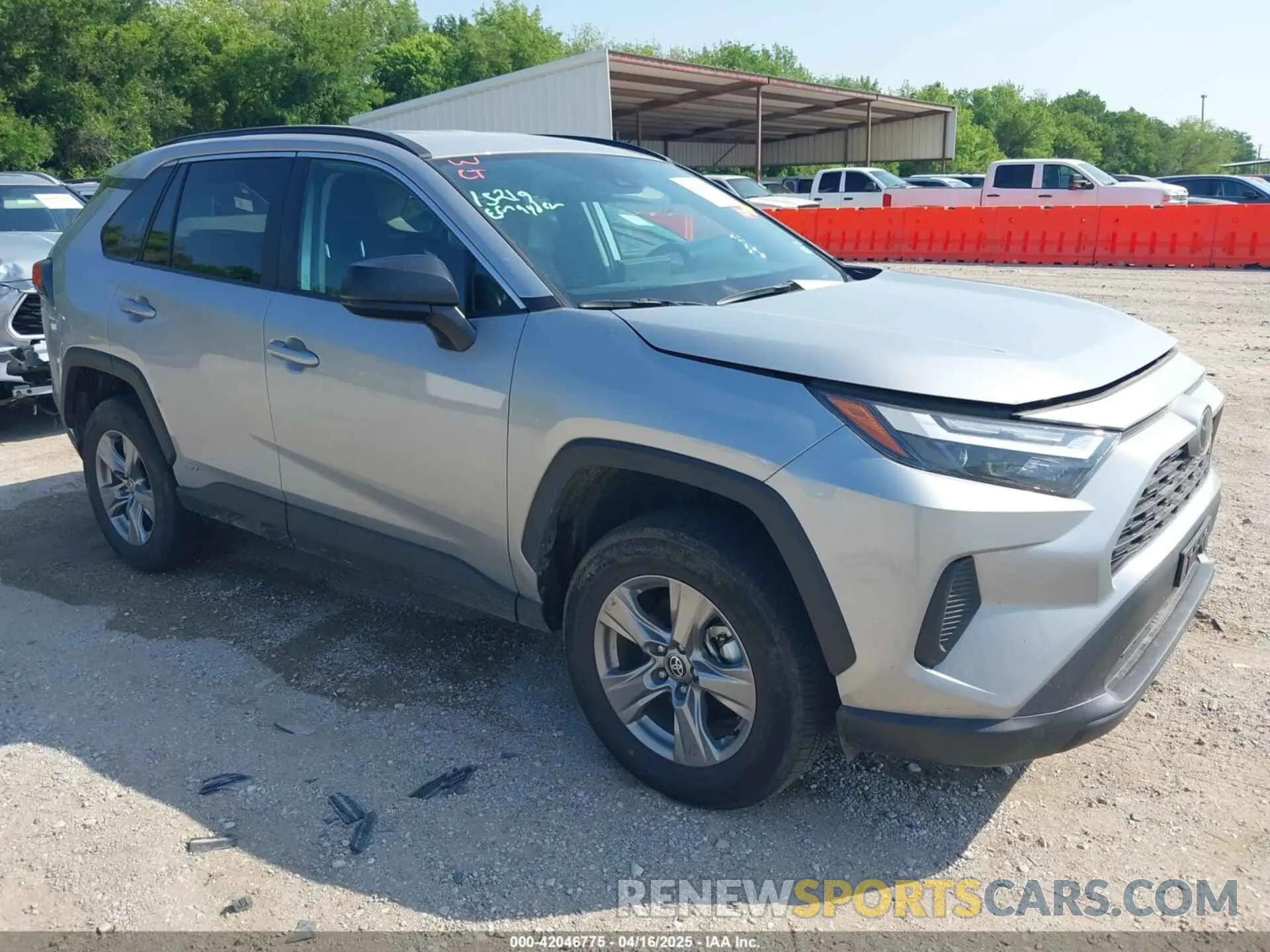 1 Photograph of a damaged car 2T3LWRFV0SW257287 TOYOTA RAV4 HYBRID 2025