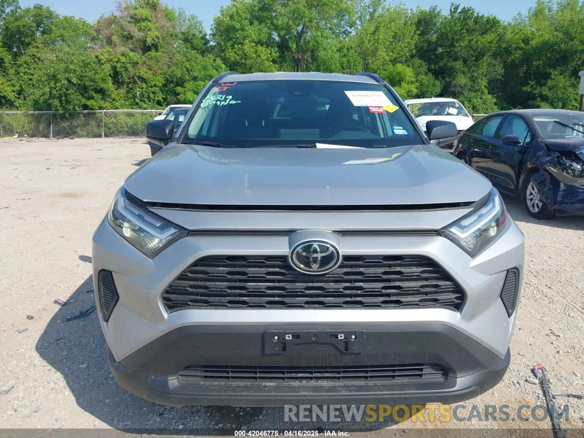 12 Photograph of a damaged car 2T3LWRFV0SW257287 TOYOTA RAV4 HYBRID 2025