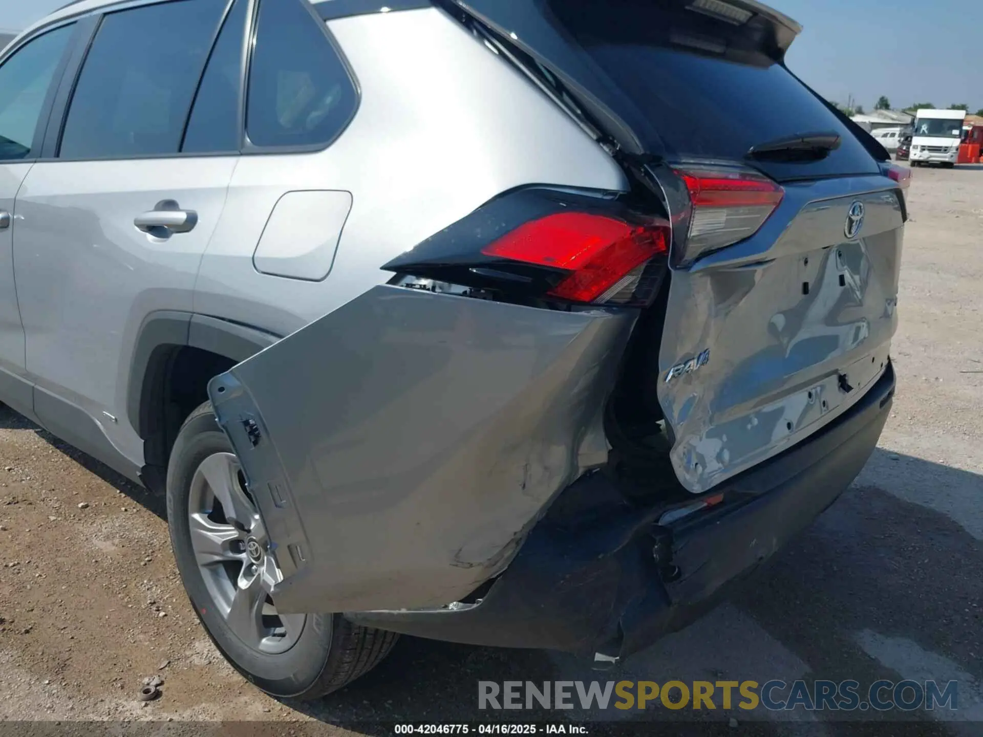 6 Photograph of a damaged car 2T3LWRFV0SW257287 TOYOTA RAV4 HYBRID 2025