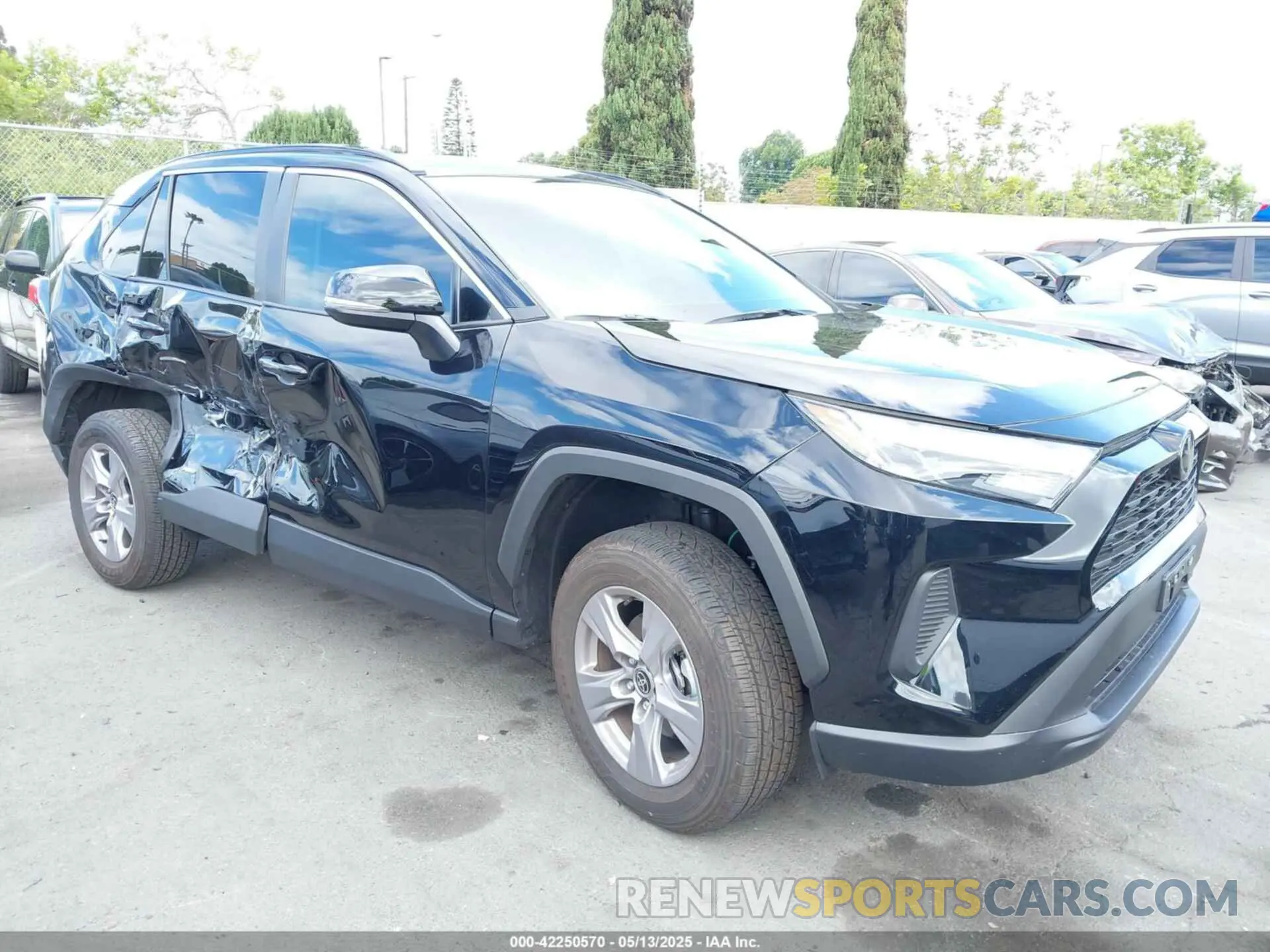 1 Photograph of a damaged car 2T3MWRFV9SW262802 TOYOTA RAV4 HYBRID 2025