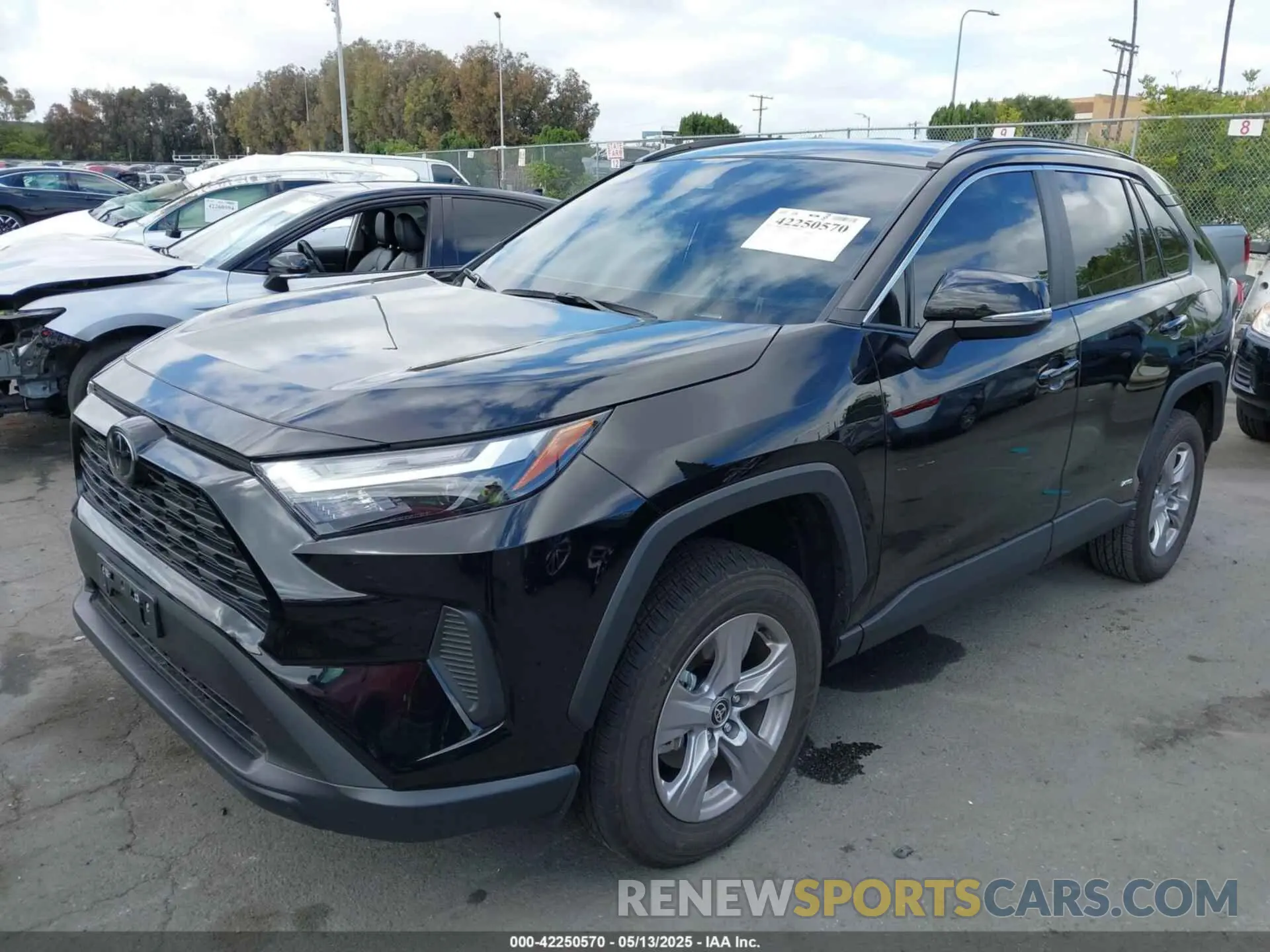 2 Photograph of a damaged car 2T3MWRFV9SW262802 TOYOTA RAV4 HYBRID 2025