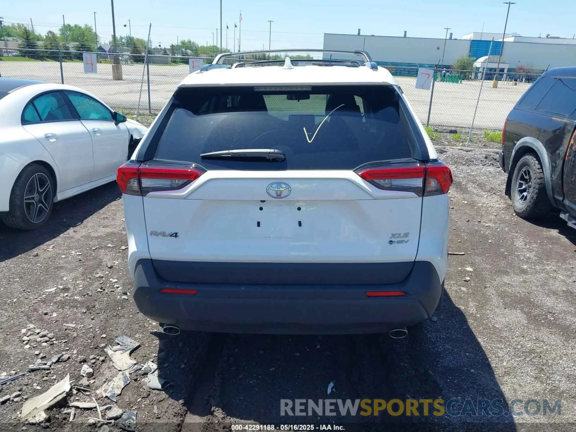 15 Photograph of a damaged car 2T3RWRFV0SW272575 TOYOTA RAV4 HYBRID 2025