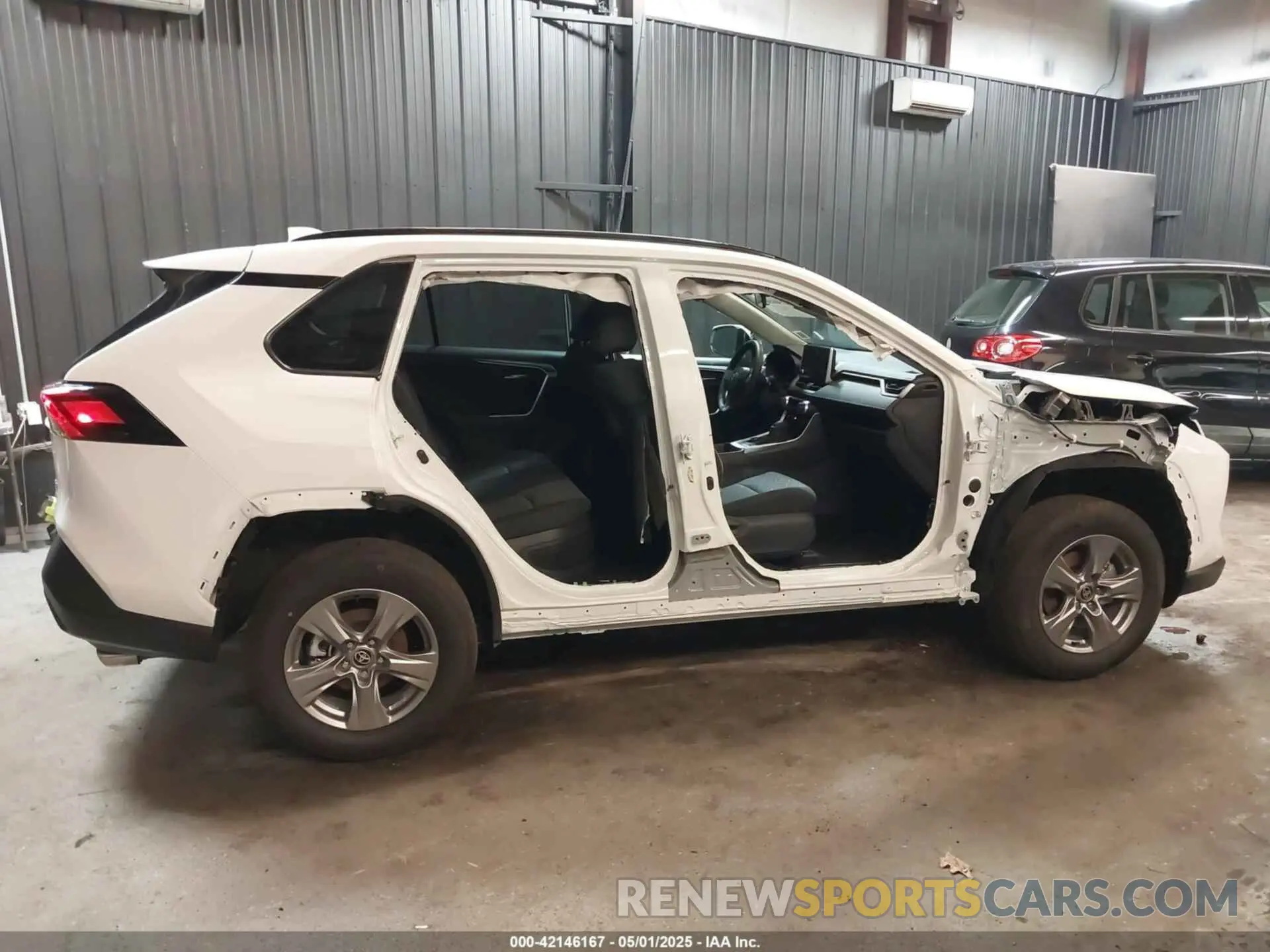 14 Photograph of a damaged car 2T3RWRFV0SW275623 TOYOTA RAV4 HYBRID 2025