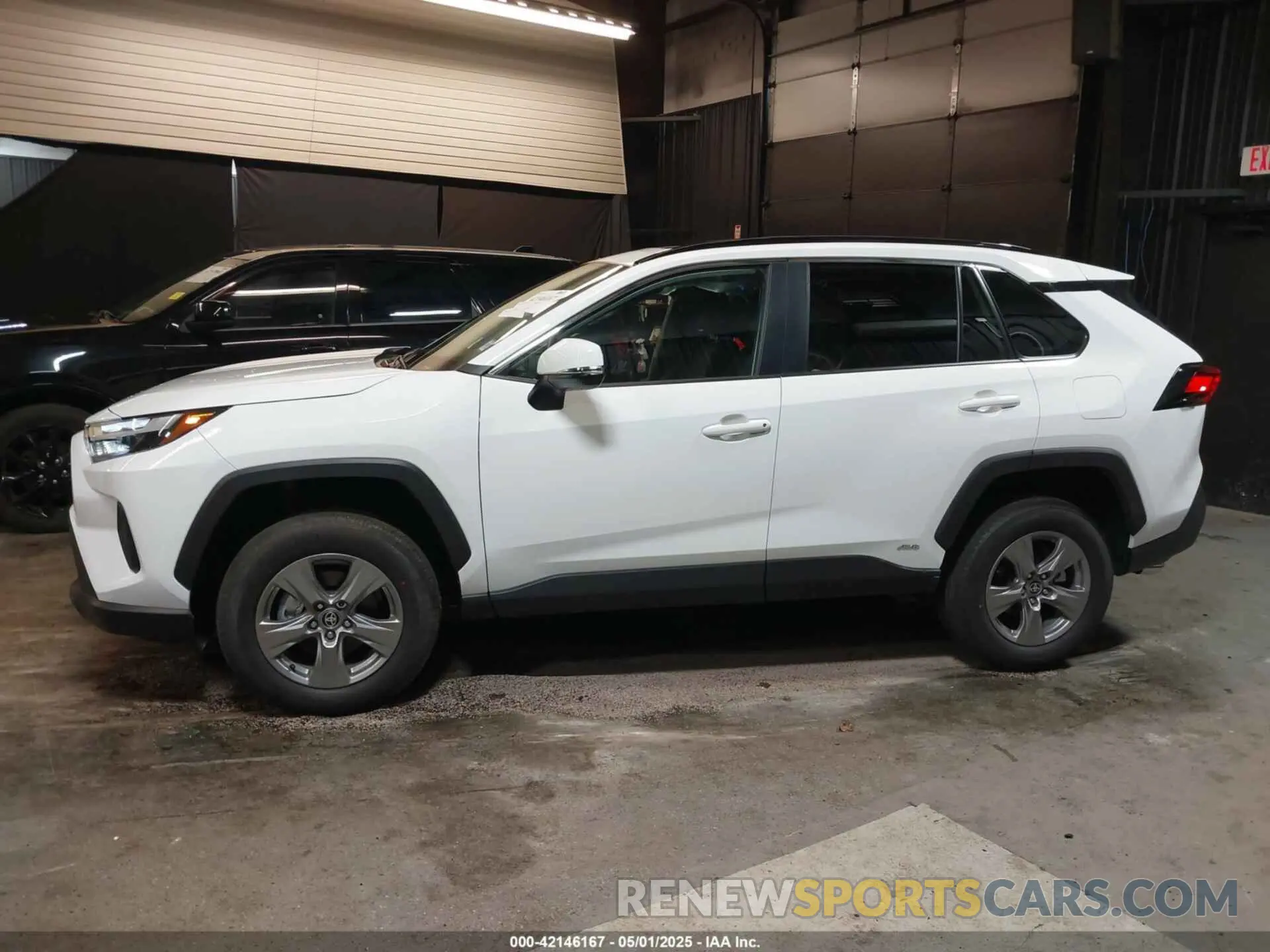 15 Photograph of a damaged car 2T3RWRFV0SW275623 TOYOTA RAV4 HYBRID 2025