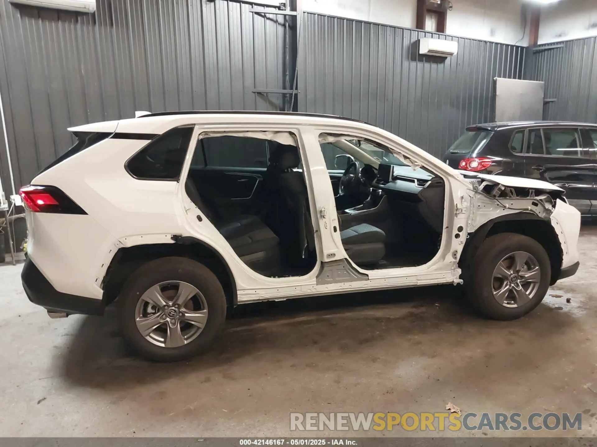 6 Photograph of a damaged car 2T3RWRFV0SW275623 TOYOTA RAV4 HYBRID 2025
