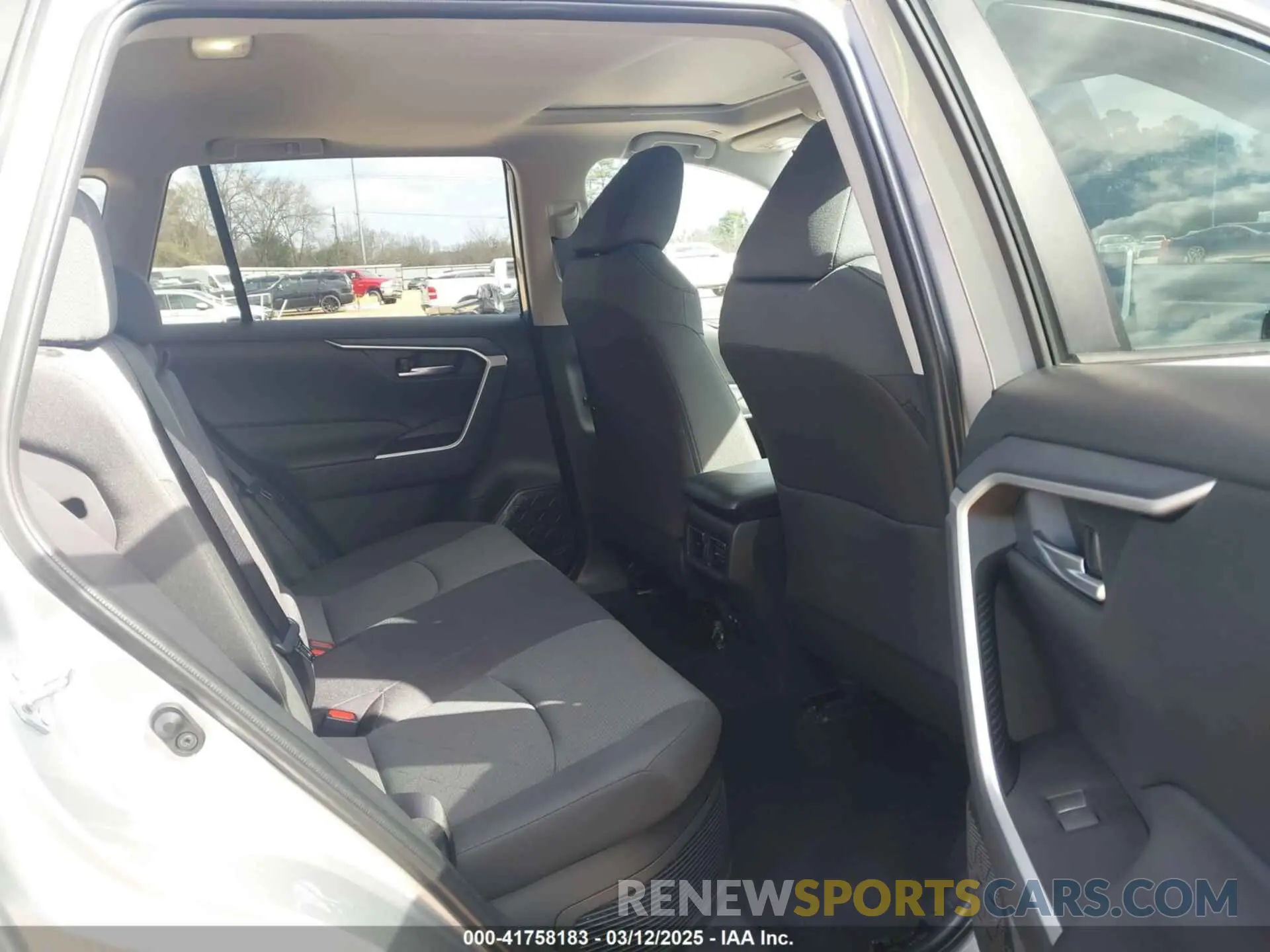 8 Photograph of a damaged car 2T3RWRFV3SW268598 TOYOTA RAV4 HYBRID 2025