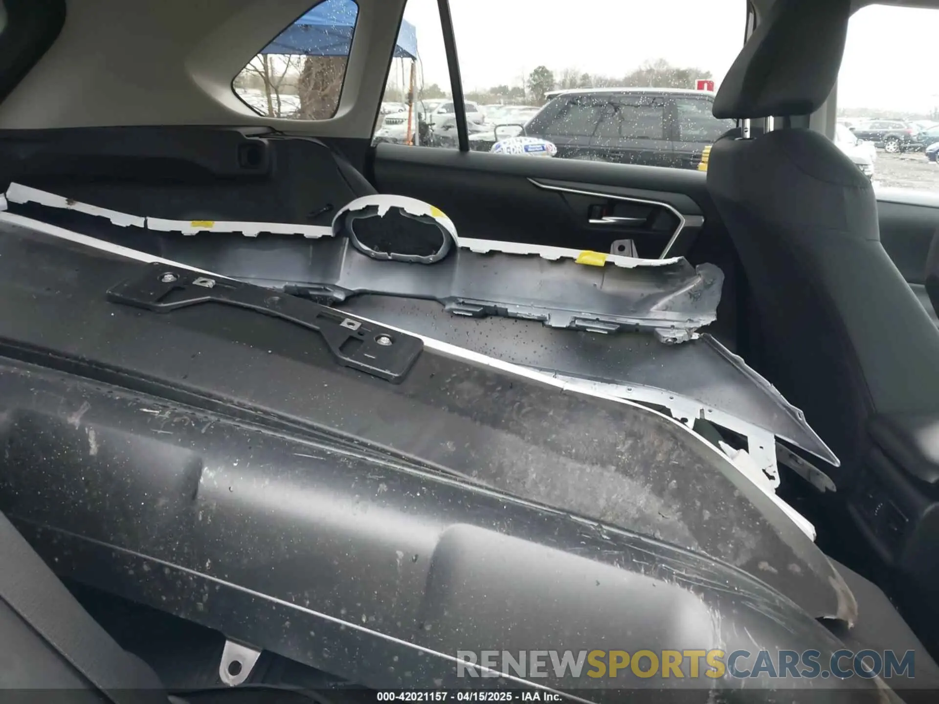 8 Photograph of a damaged car 2T3RWRFV3SW278421 TOYOTA RAV4 HYBRID 2025