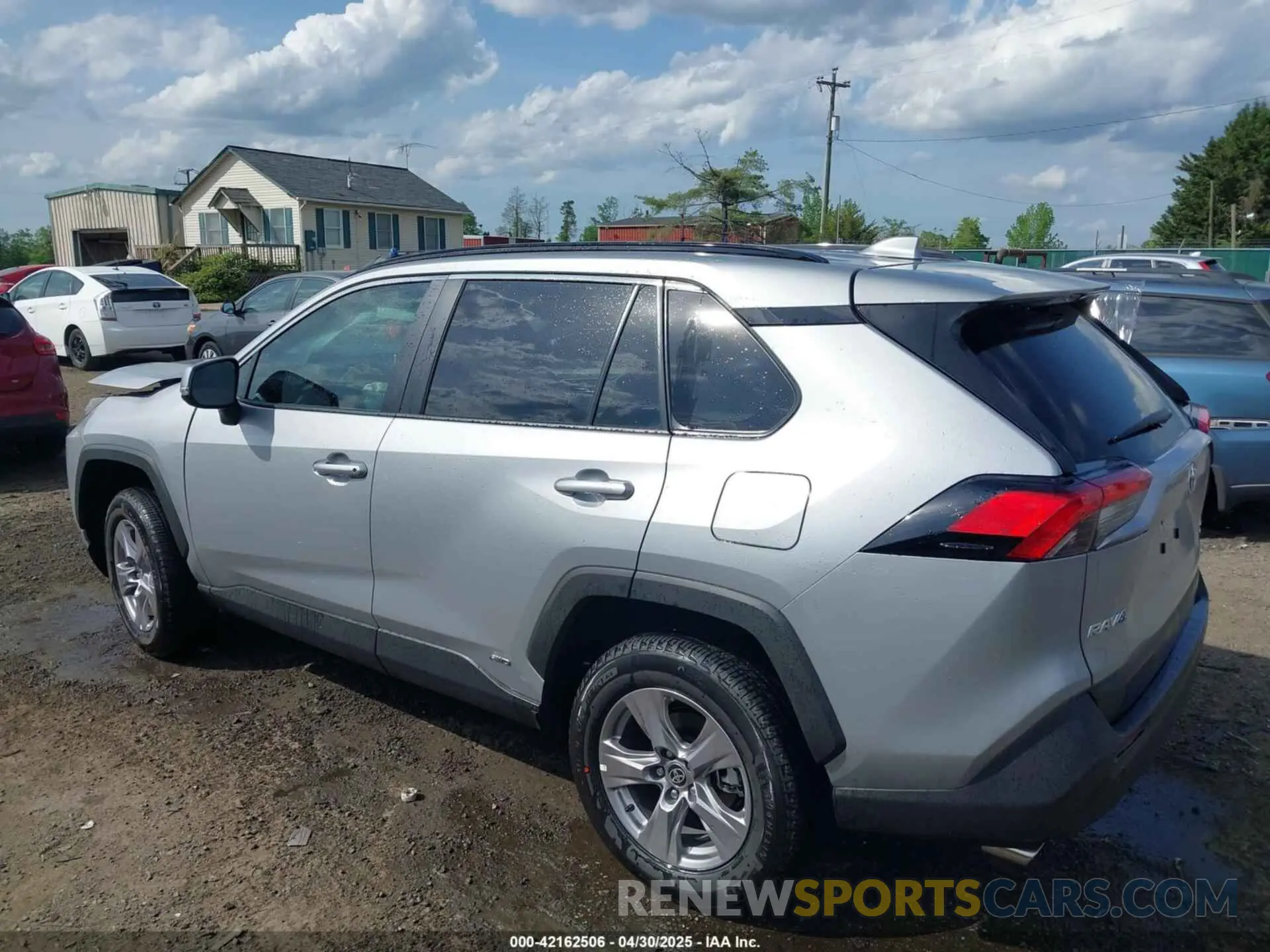 3 Photograph of a damaged car 2T3RWRFV7SW268703 TOYOTA RAV4 HYBRID 2025