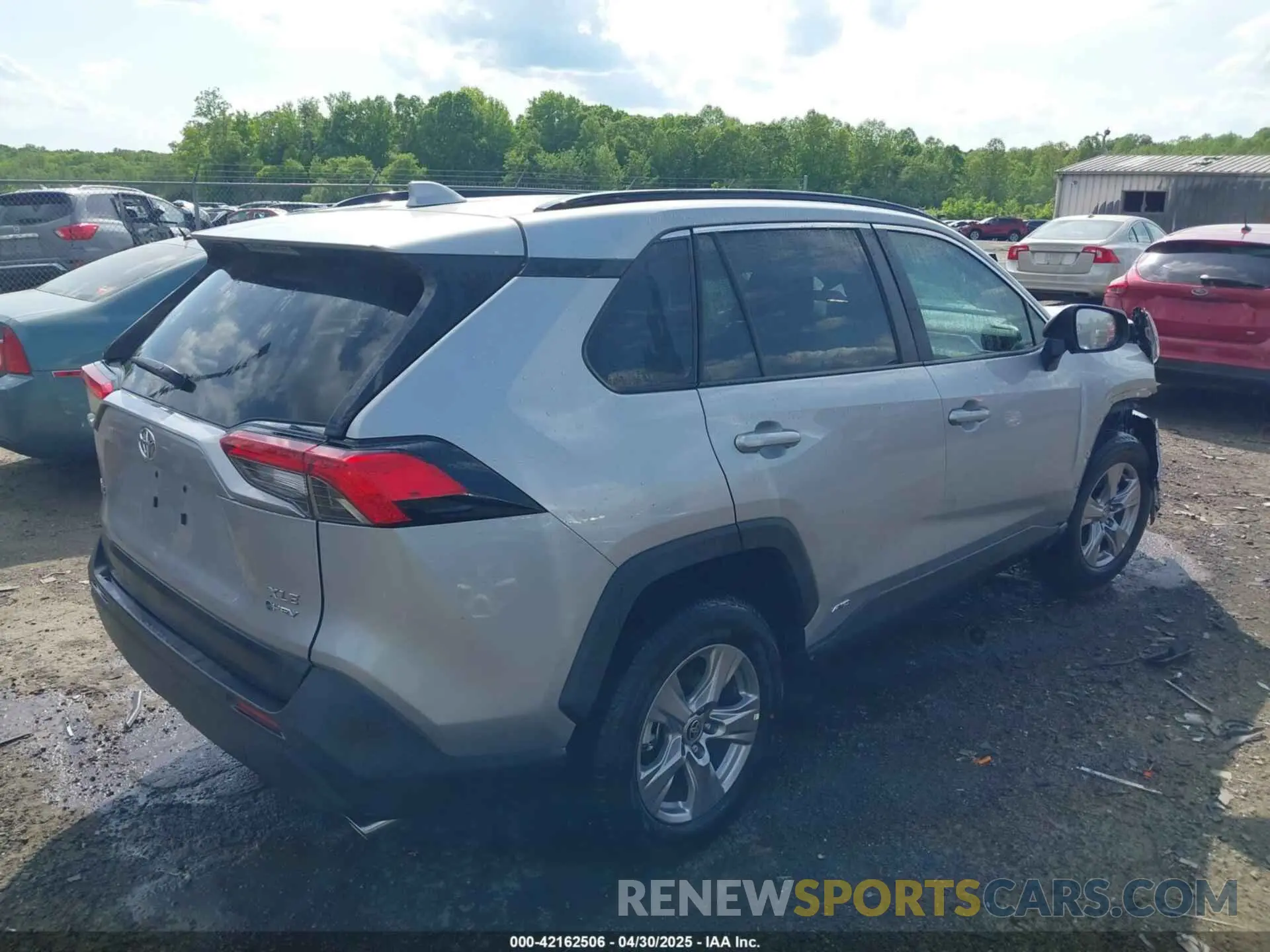 4 Photograph of a damaged car 2T3RWRFV7SW268703 TOYOTA RAV4 HYBRID 2025