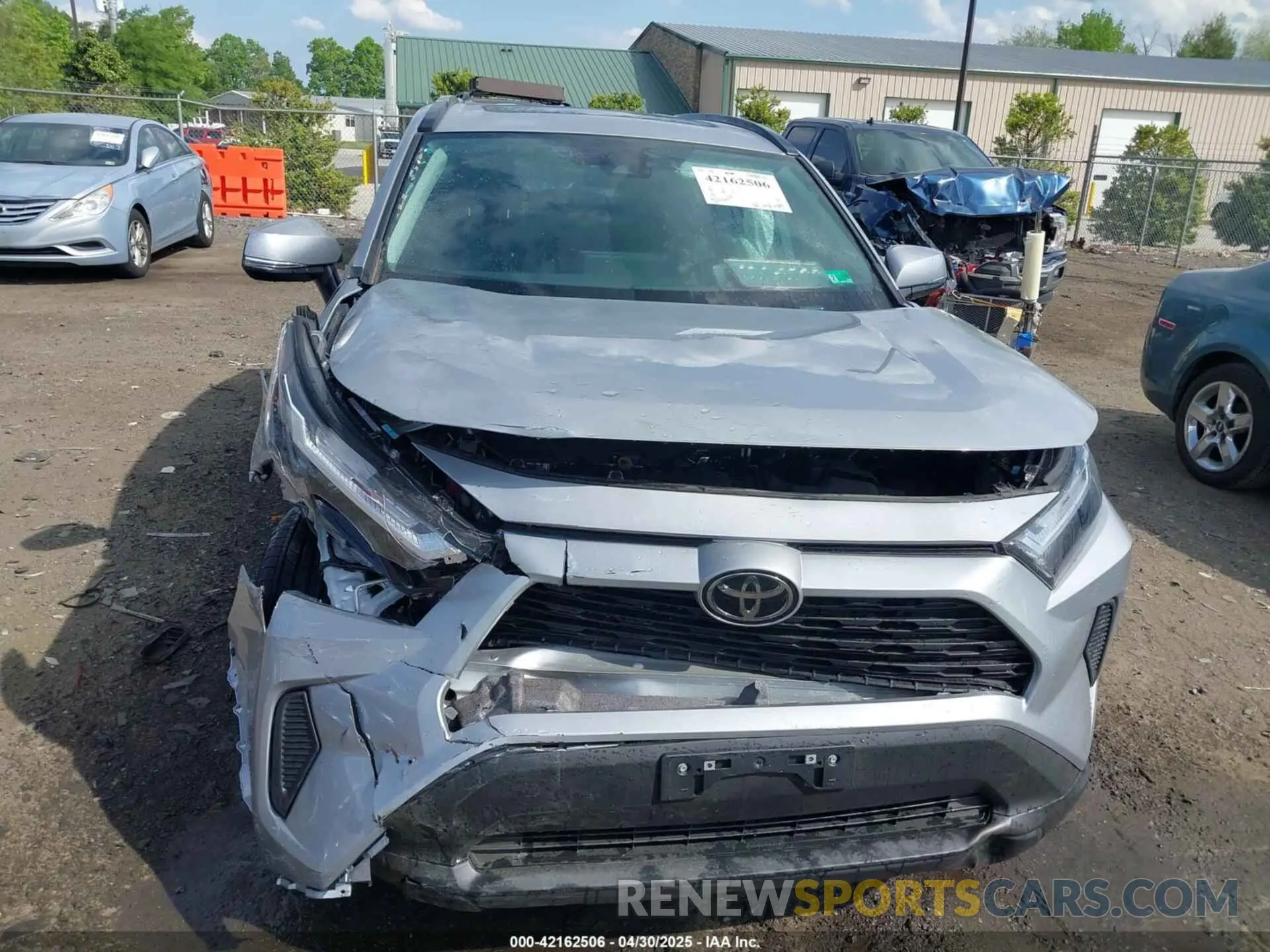 6 Photograph of a damaged car 2T3RWRFV7SW268703 TOYOTA RAV4 HYBRID 2025