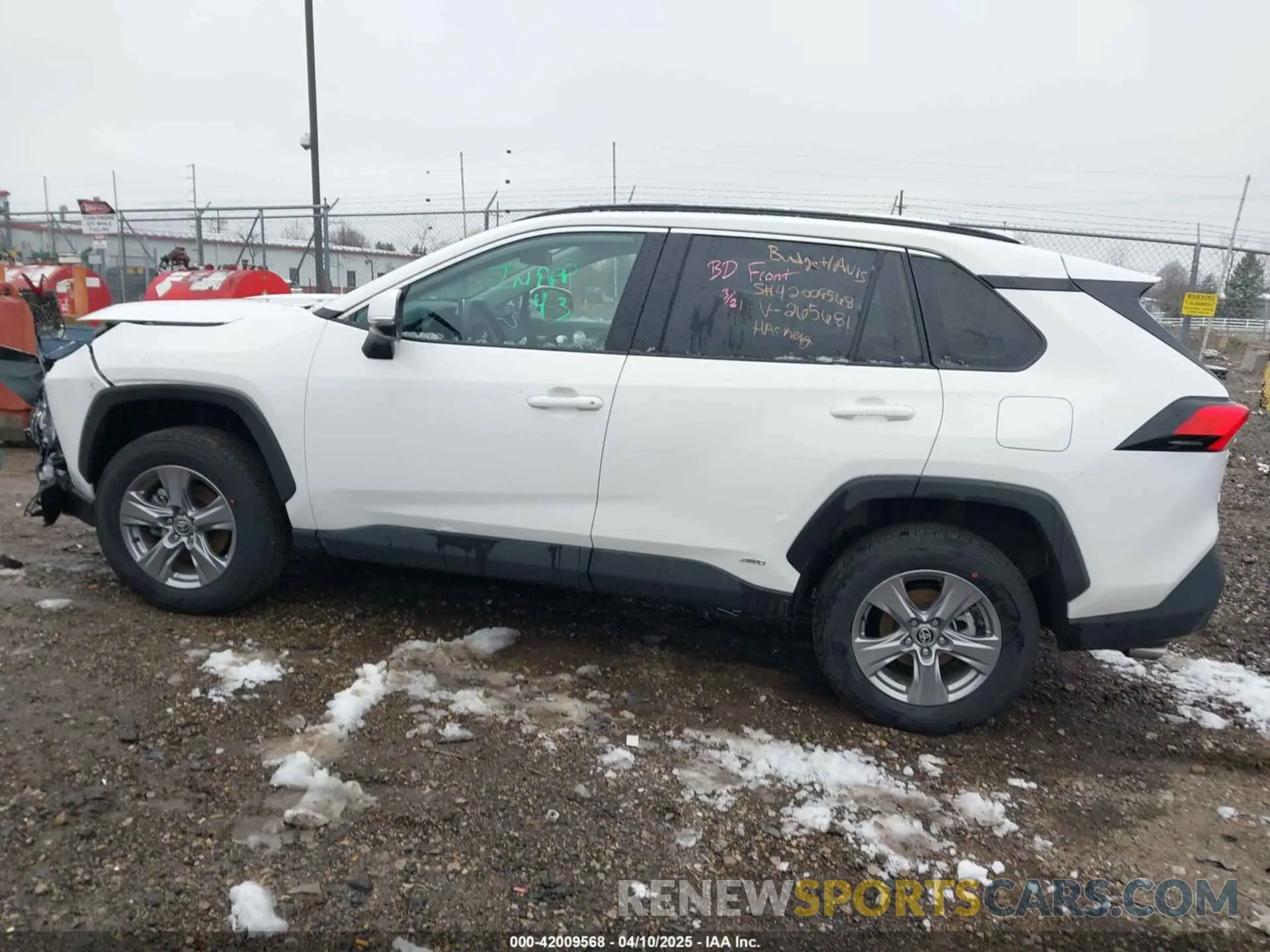 14 Photograph of a damaged car 2T3RWRFV8SW265681 TOYOTA RAV4 HYBRID 2025