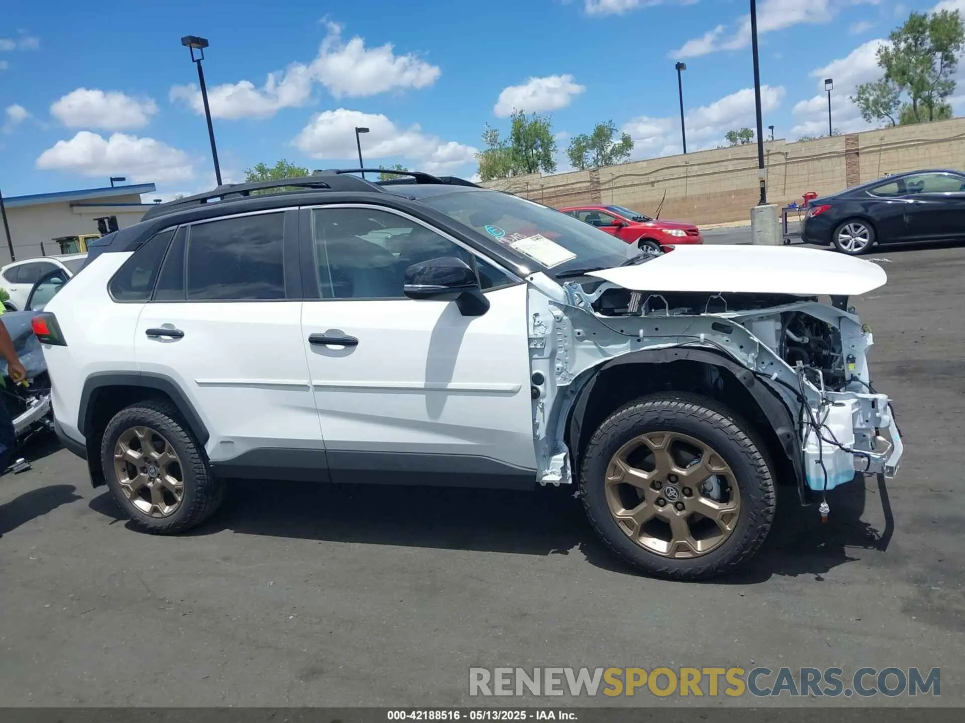 14 Photograph of a damaged car 2T3UWRFV0SW254023 TOYOTA RAV4 HYBRID 2025