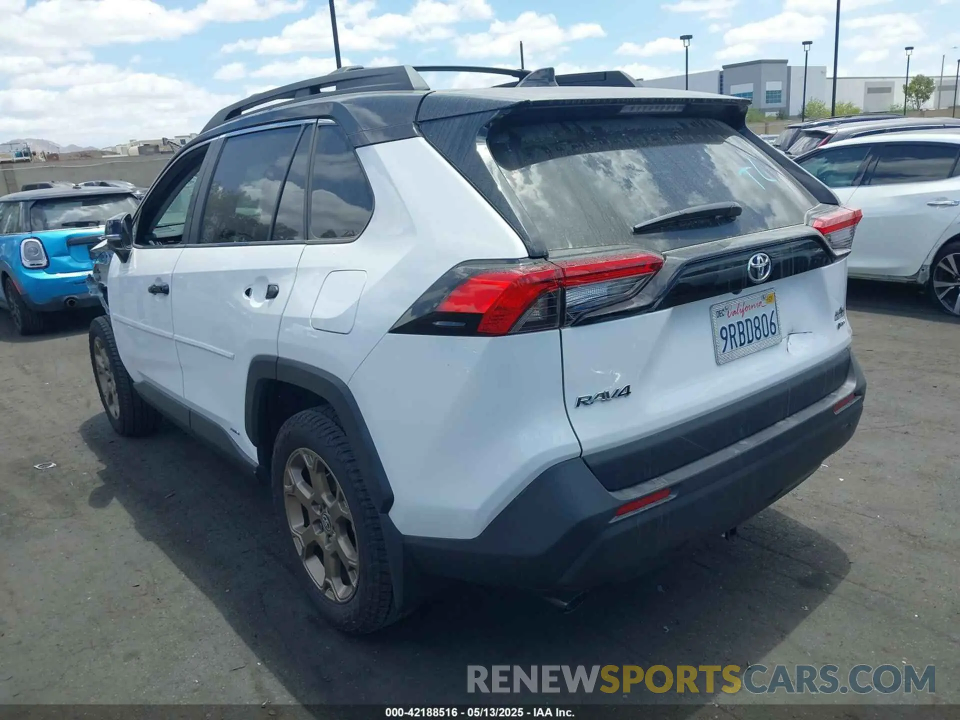 3 Photograph of a damaged car 2T3UWRFV0SW254023 TOYOTA RAV4 HYBRID 2025