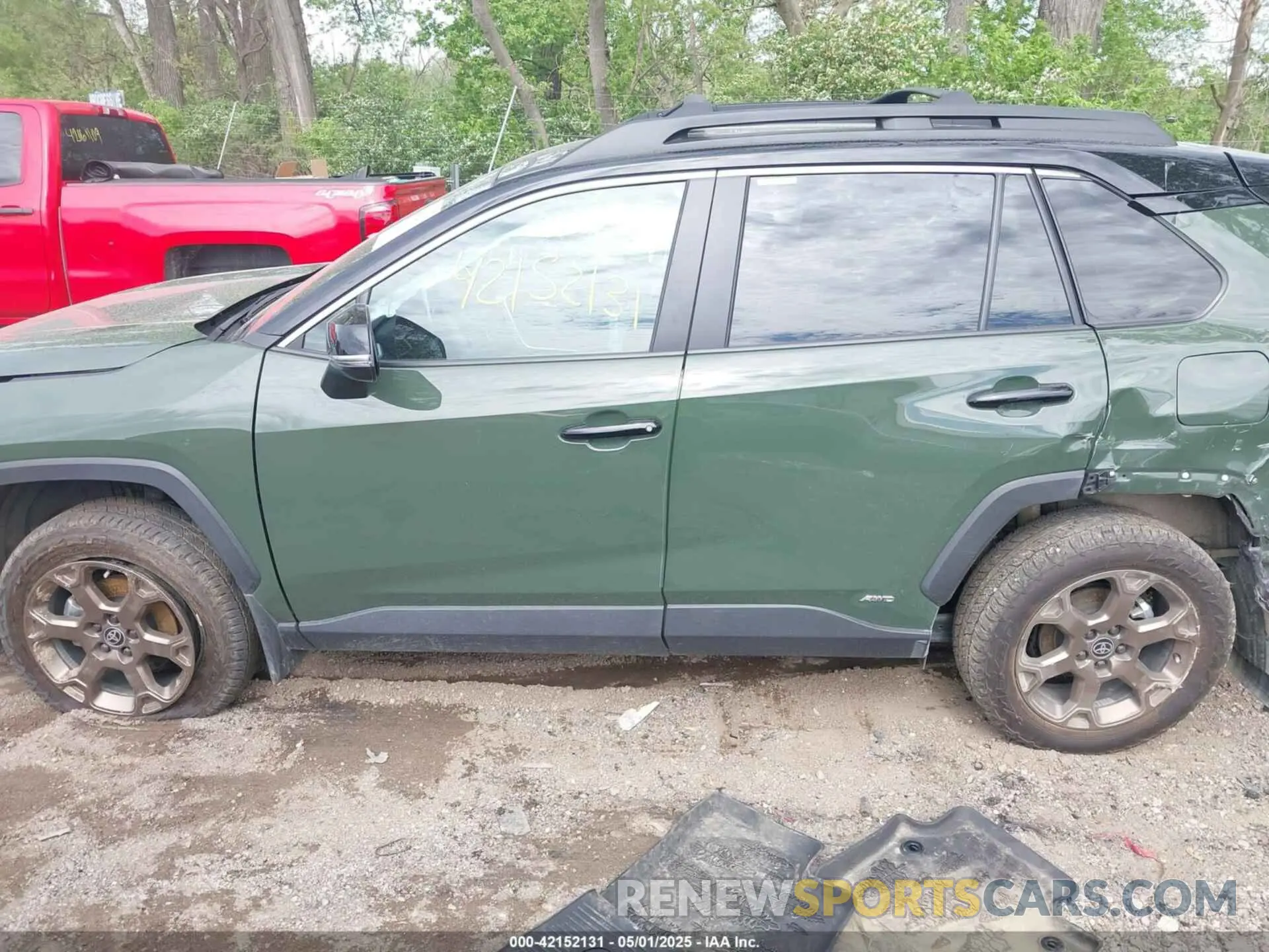 14 Photograph of a damaged car 2T3UWRFV1SW260252 TOYOTA RAV4 HYBRID 2025