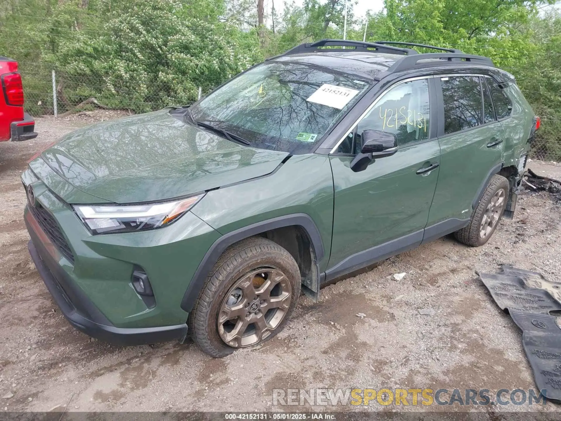 2 Photograph of a damaged car 2T3UWRFV1SW260252 TOYOTA RAV4 HYBRID 2025
