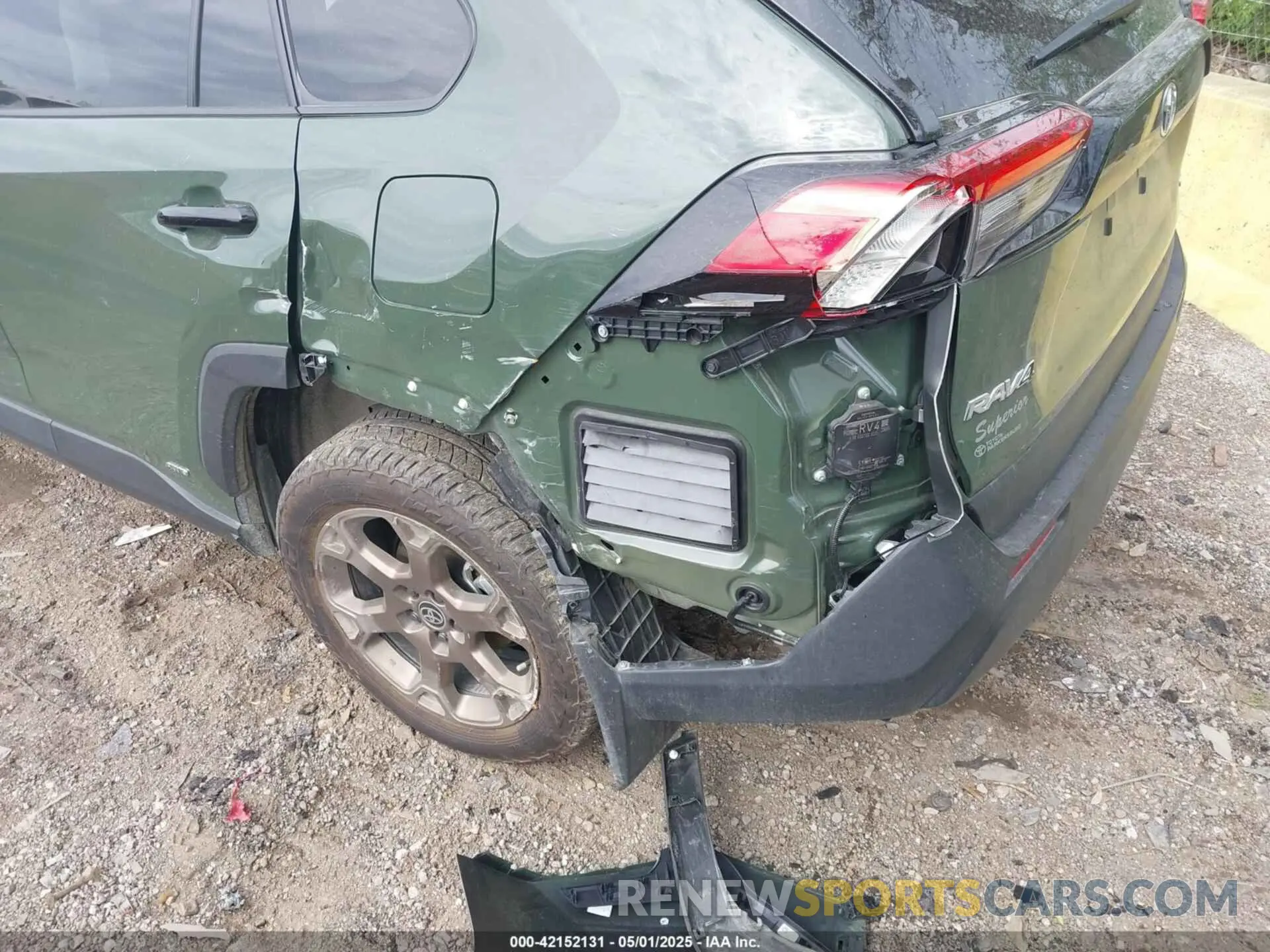 6 Photograph of a damaged car 2T3UWRFV1SW260252 TOYOTA RAV4 HYBRID 2025