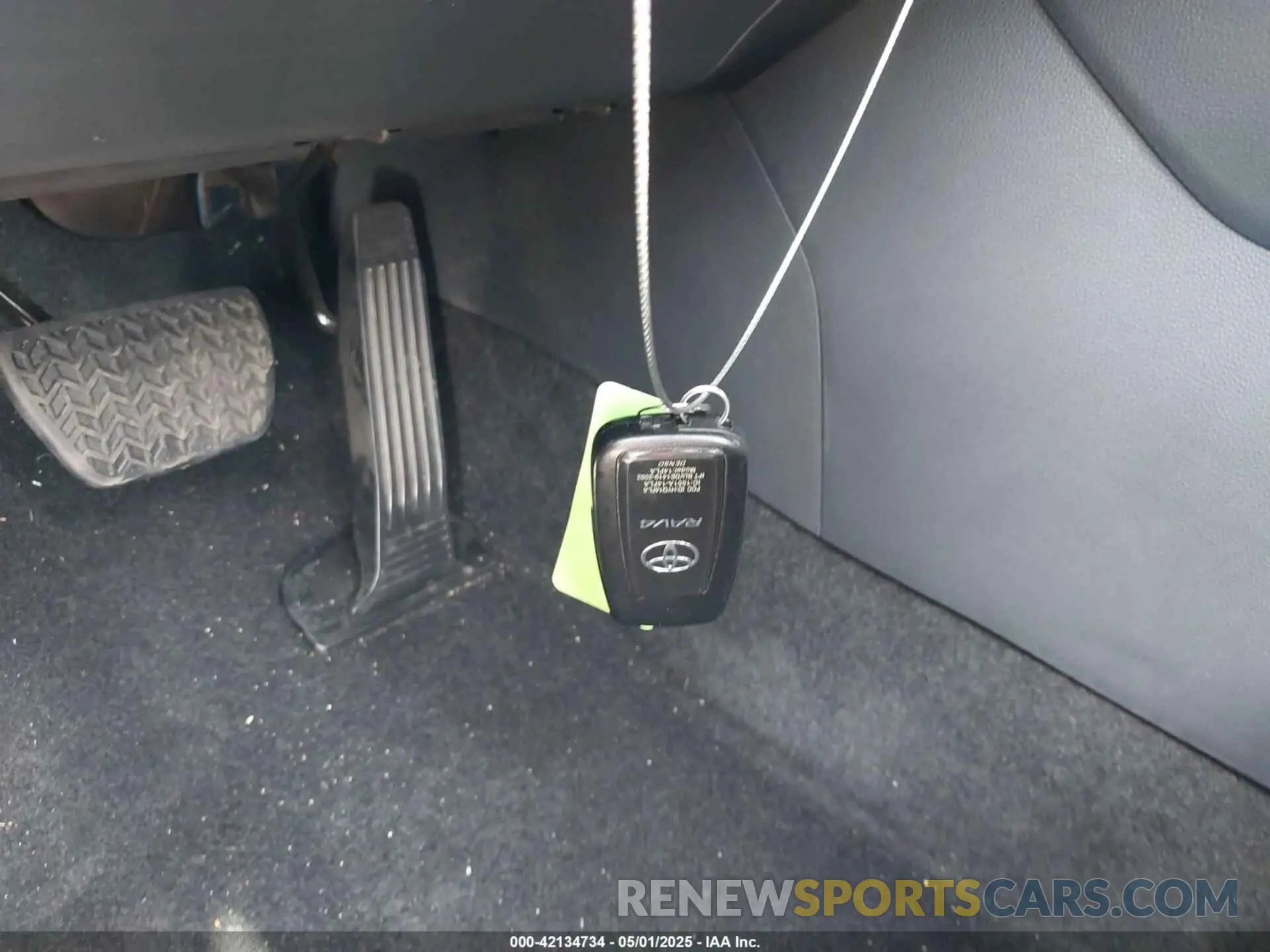 11 Photograph of a damaged car 4T3B6RFV0SU176396 TOYOTA RAV4 HYBRID 2025