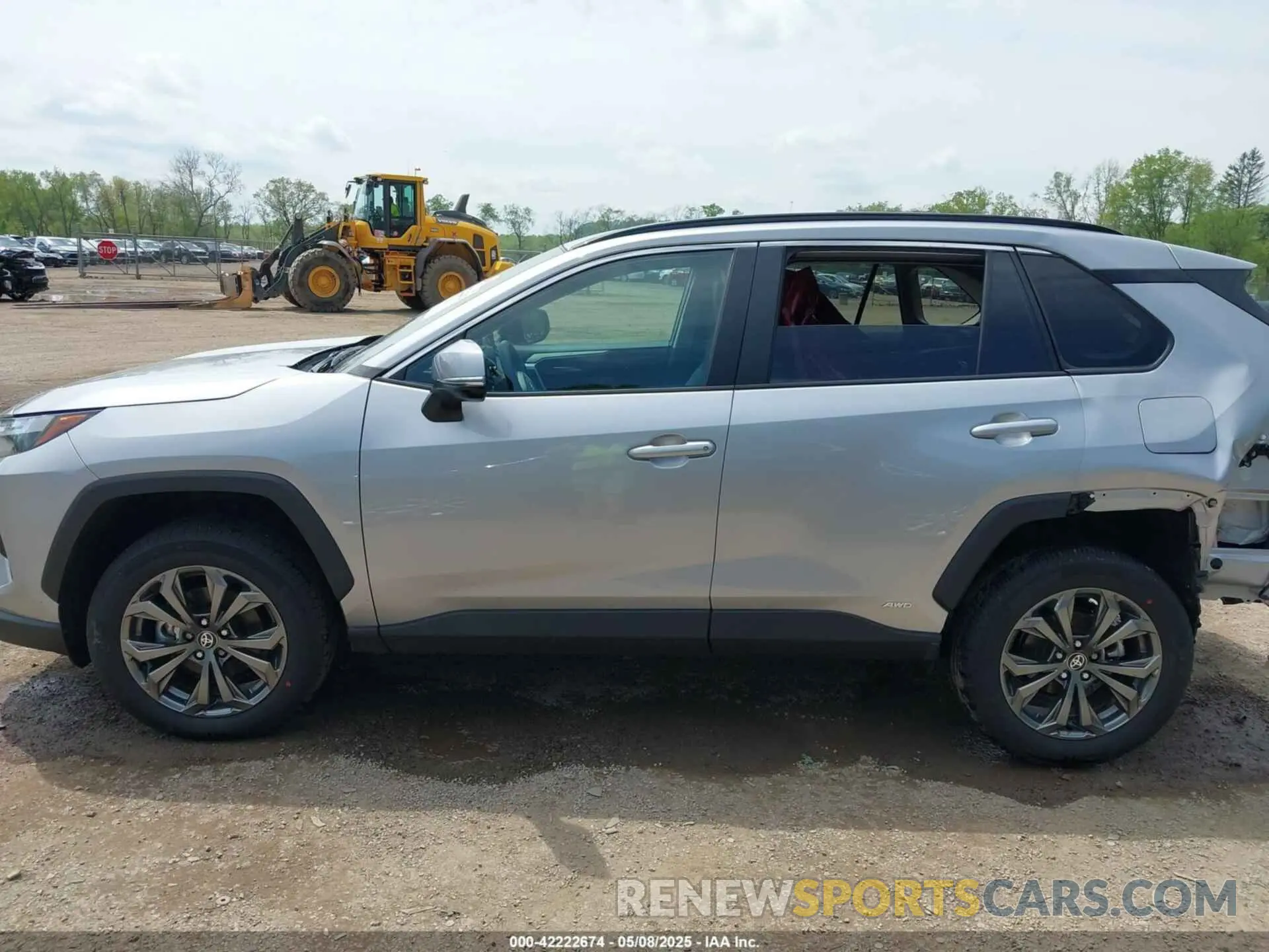 15 Photograph of a damaged car 4T3B6RFVXSU178530 TOYOTA RAV4 HYBRID 2025
