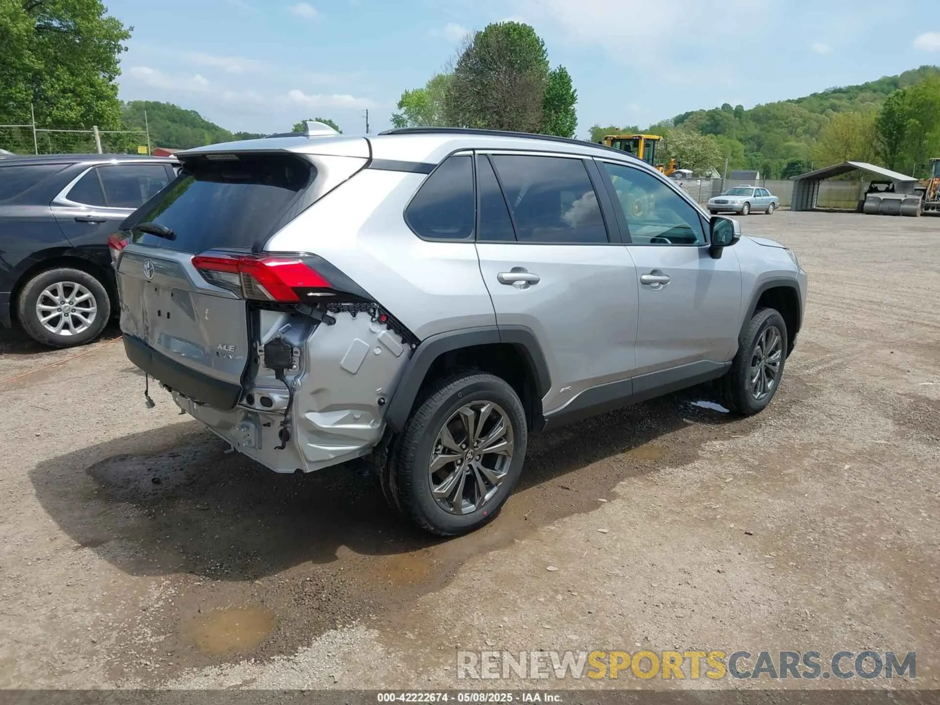 4 Photograph of a damaged car 4T3B6RFVXSU178530 TOYOTA RAV4 HYBRID 2025
