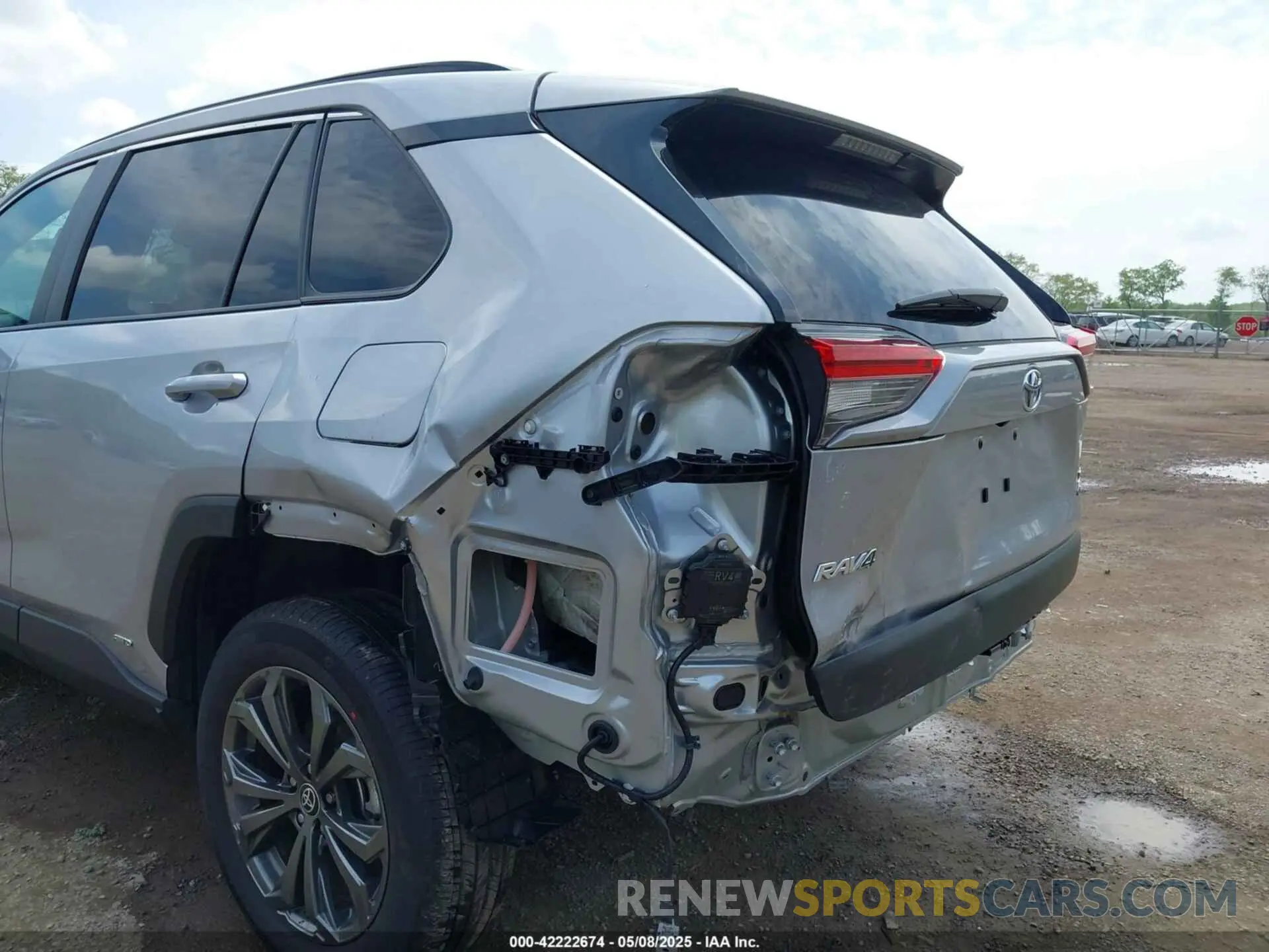 6 Photograph of a damaged car 4T3B6RFVXSU178530 TOYOTA RAV4 HYBRID 2025