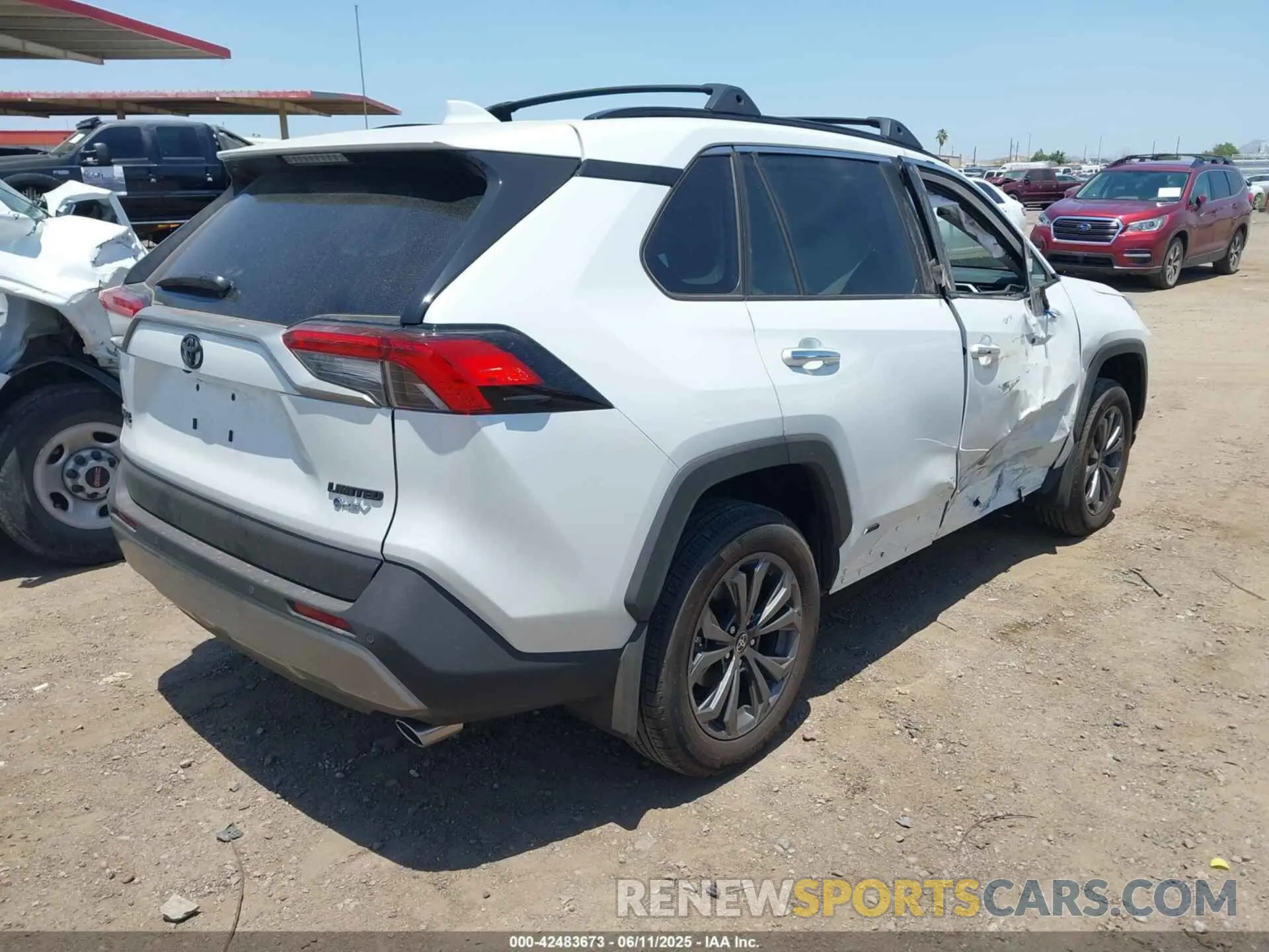 4 Photograph of a damaged car 4T3D6RFV6SU177139 TOYOTA RAV4 HYBRID 2025