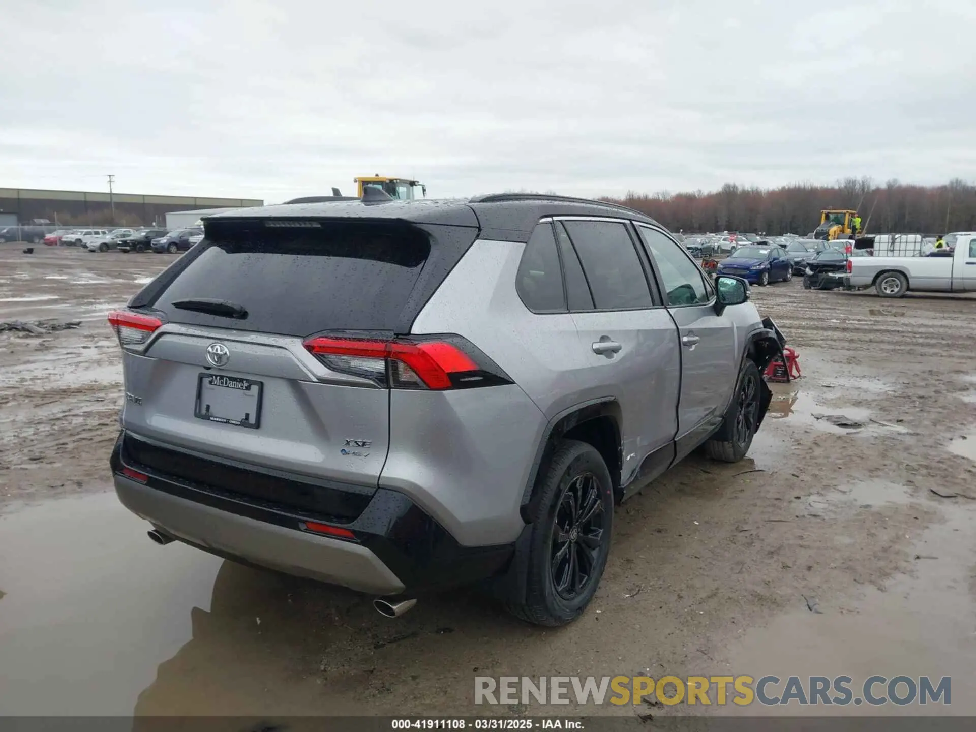 4 Photograph of a damaged car 4T3E6RFV4SU179475 TOYOTA RAV4 HYBRID 2025