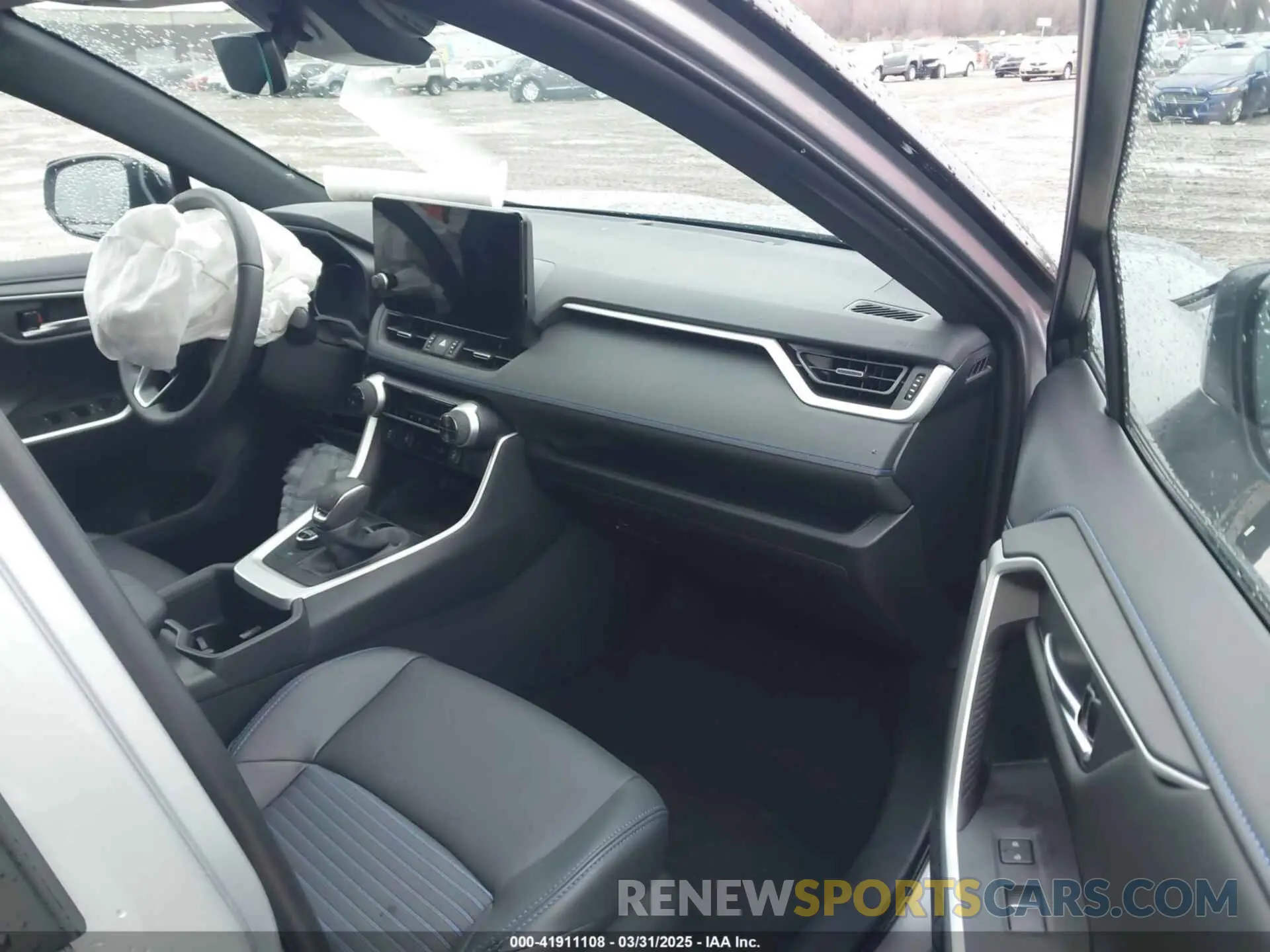 5 Photograph of a damaged car 4T3E6RFV4SU179475 TOYOTA RAV4 HYBRID 2025