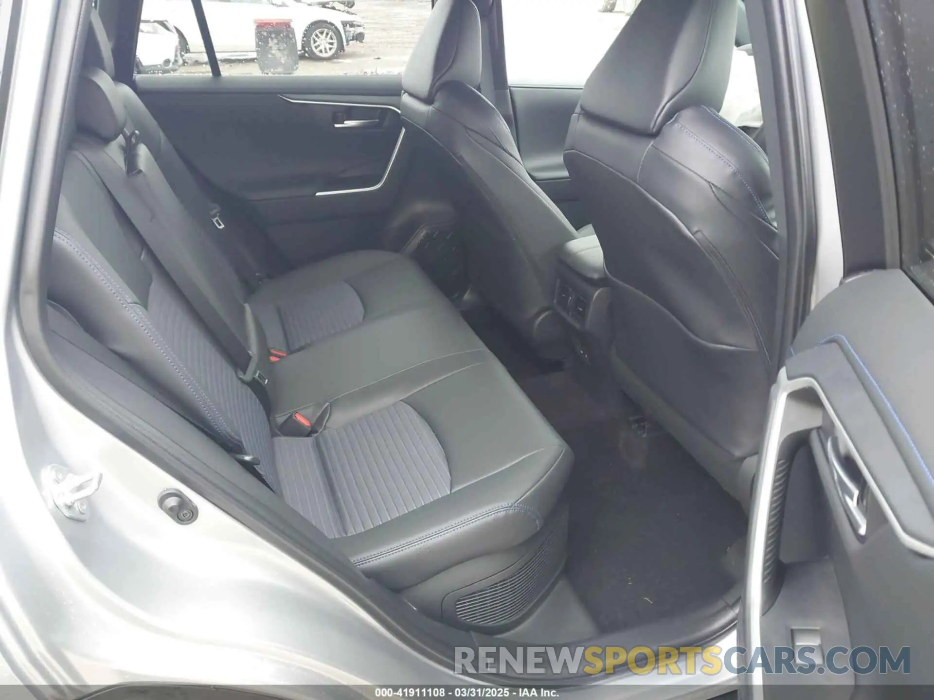 8 Photograph of a damaged car 4T3E6RFV4SU179475 TOYOTA RAV4 HYBRID 2025