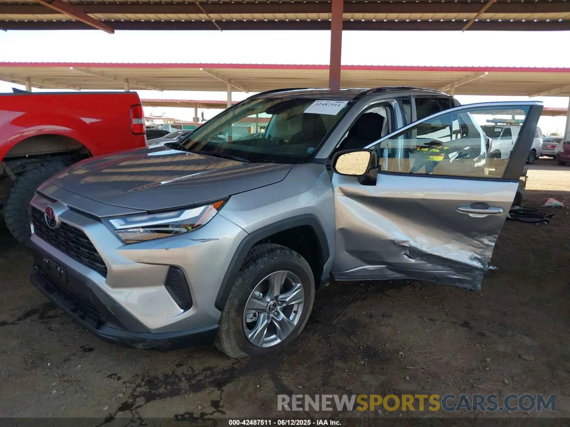 2 Photograph of a damaged car 4T3LWRFV7SU165710 TOYOTA RAV4 HYBRID 2025