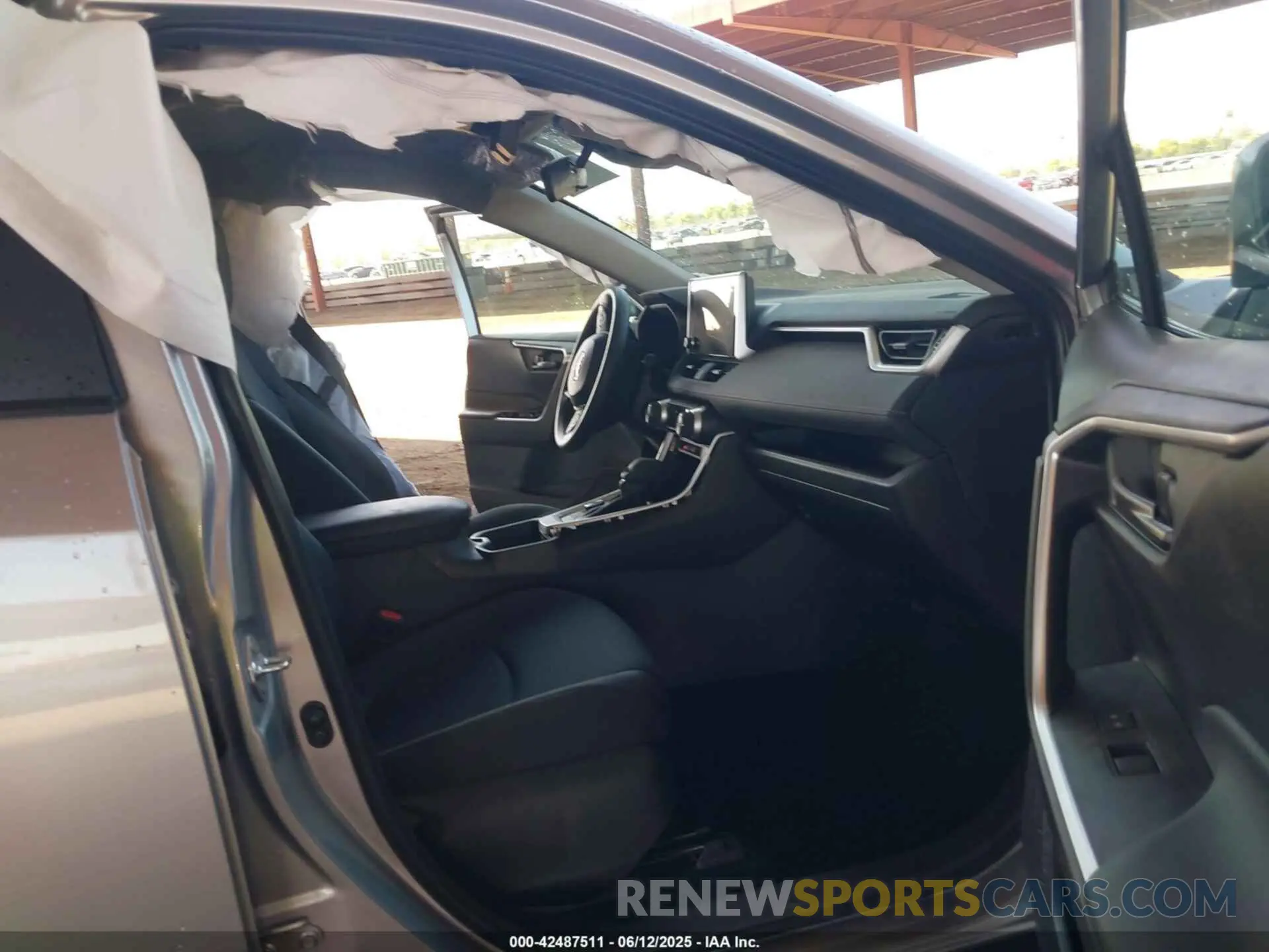 5 Photograph of a damaged car 4T3LWRFV7SU165710 TOYOTA RAV4 HYBRID 2025