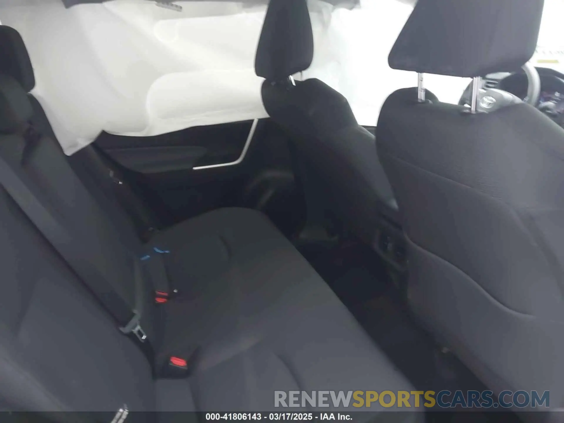 8 Photograph of a damaged car 4T3LWRFV8SU164968 TOYOTA RAV4 HYBRID 2025