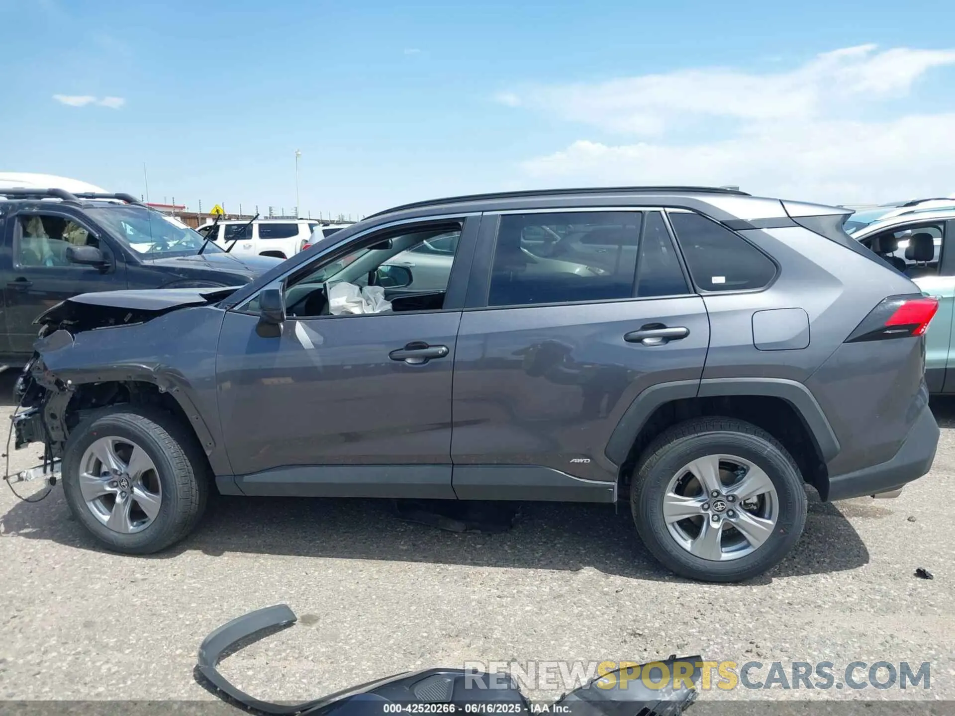 15 Photograph of a damaged car 4T3LWRFV9SU173310 TOYOTA RAV4 HYBRID 2025