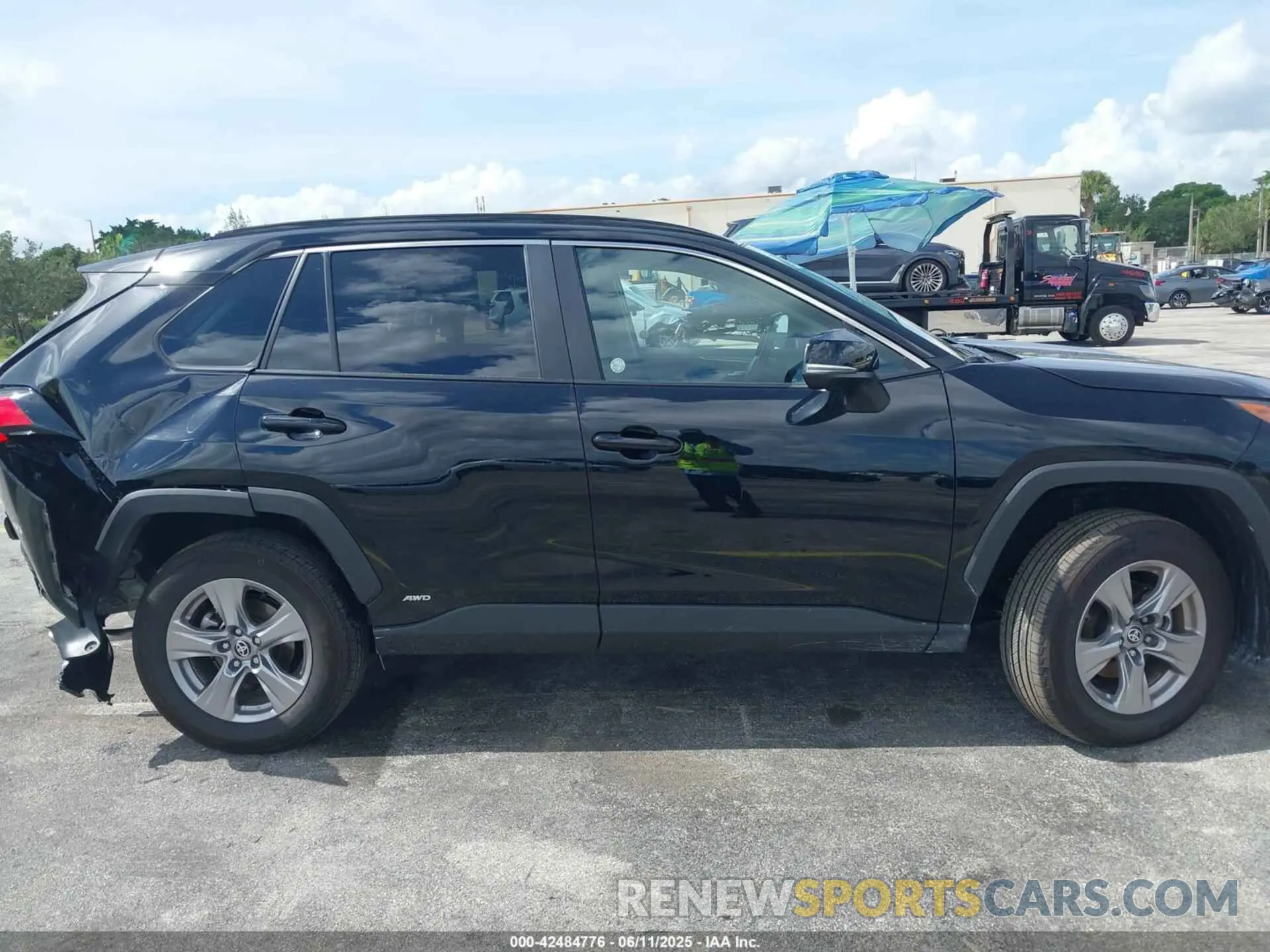 13 Photograph of a damaged car 4T3RWRFV1SU164675 TOYOTA RAV4 HYBRID 2025