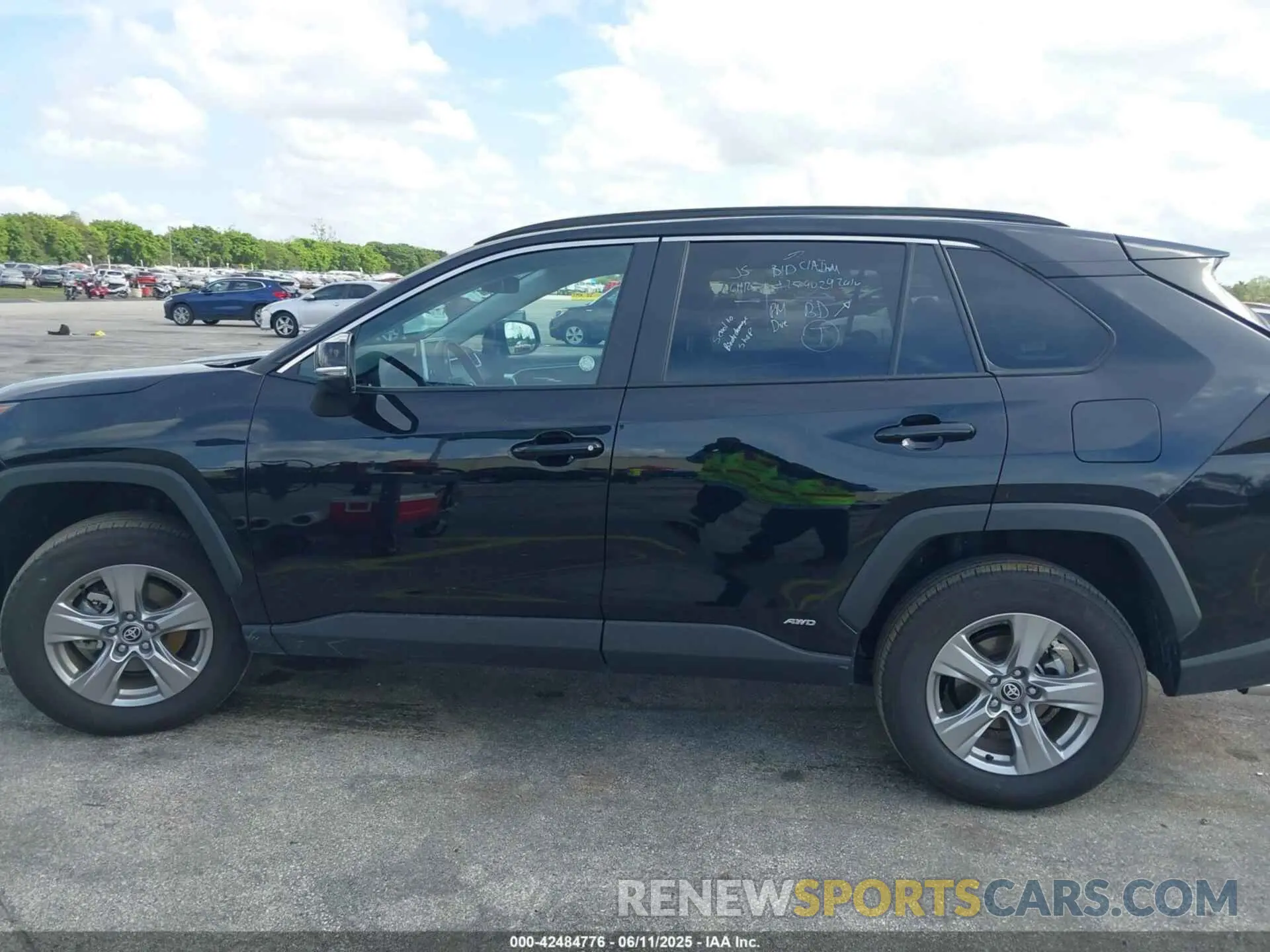 14 Photograph of a damaged car 4T3RWRFV1SU164675 TOYOTA RAV4 HYBRID 2025
