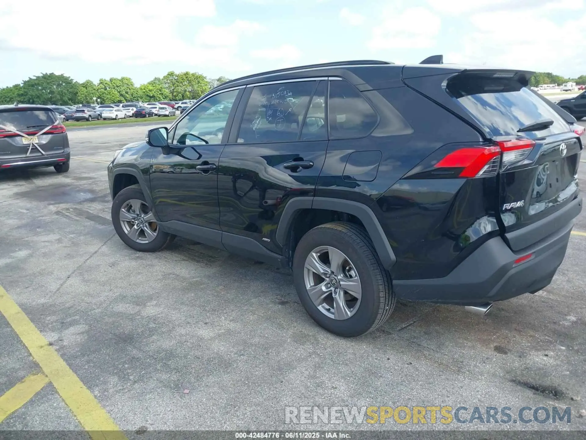 3 Photograph of a damaged car 4T3RWRFV1SU164675 TOYOTA RAV4 HYBRID 2025